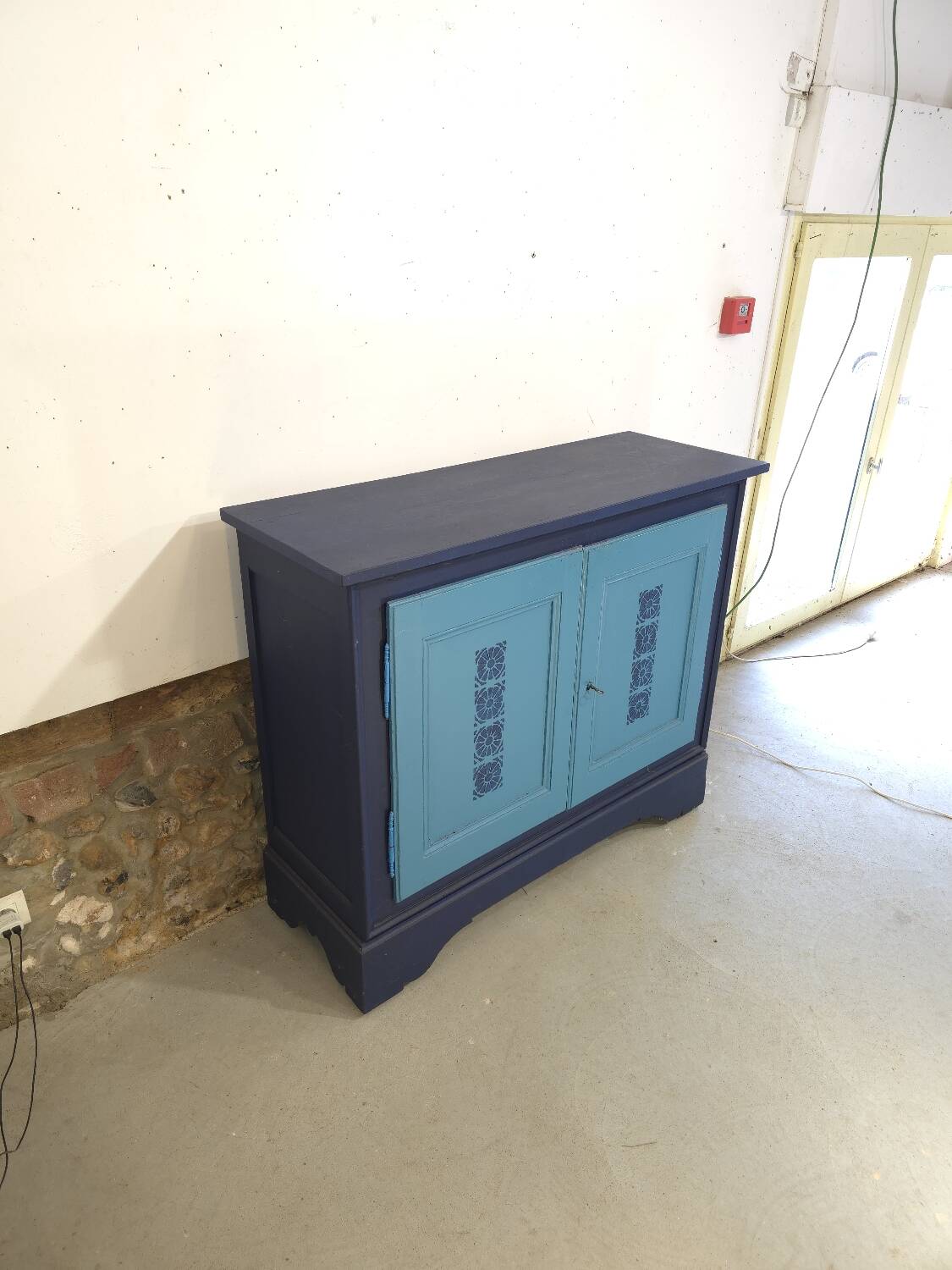 2-door wooden sideboard, 1930