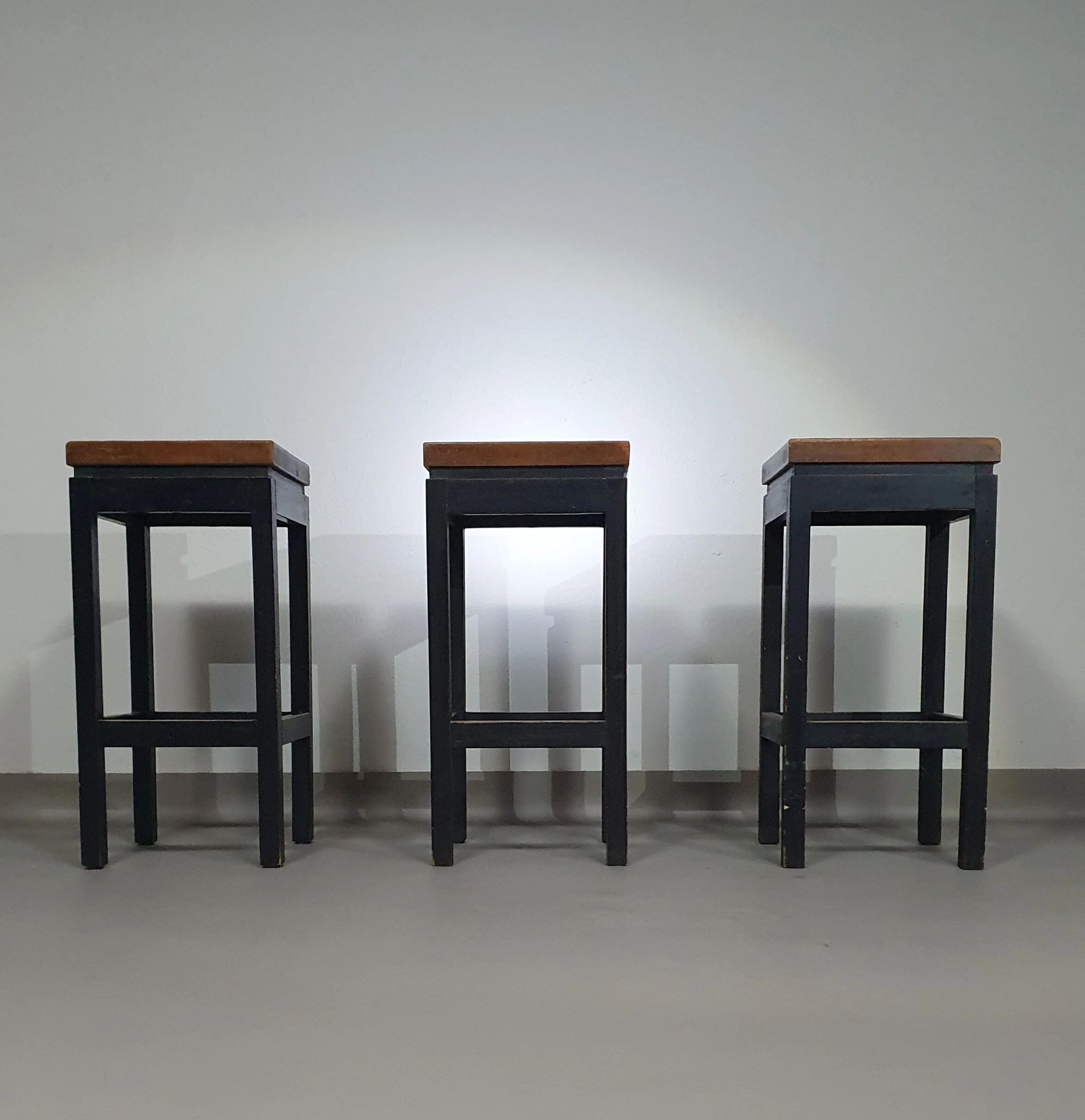 3 x tabourets de construction en chêne années 1960