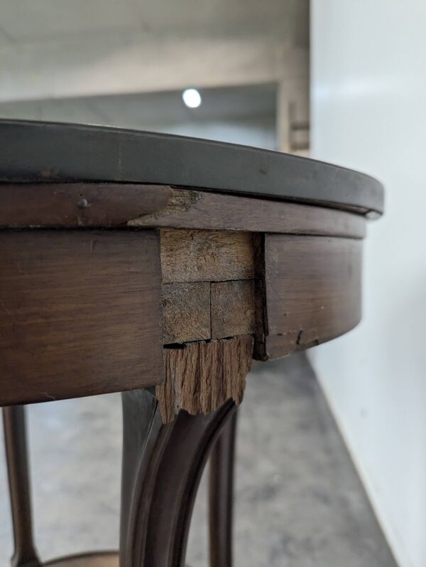 Table bouillotte ou guéridon en acajou de style Louis XVI