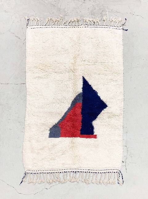 Traditional handmade azilal rug size 150 x 250 cm