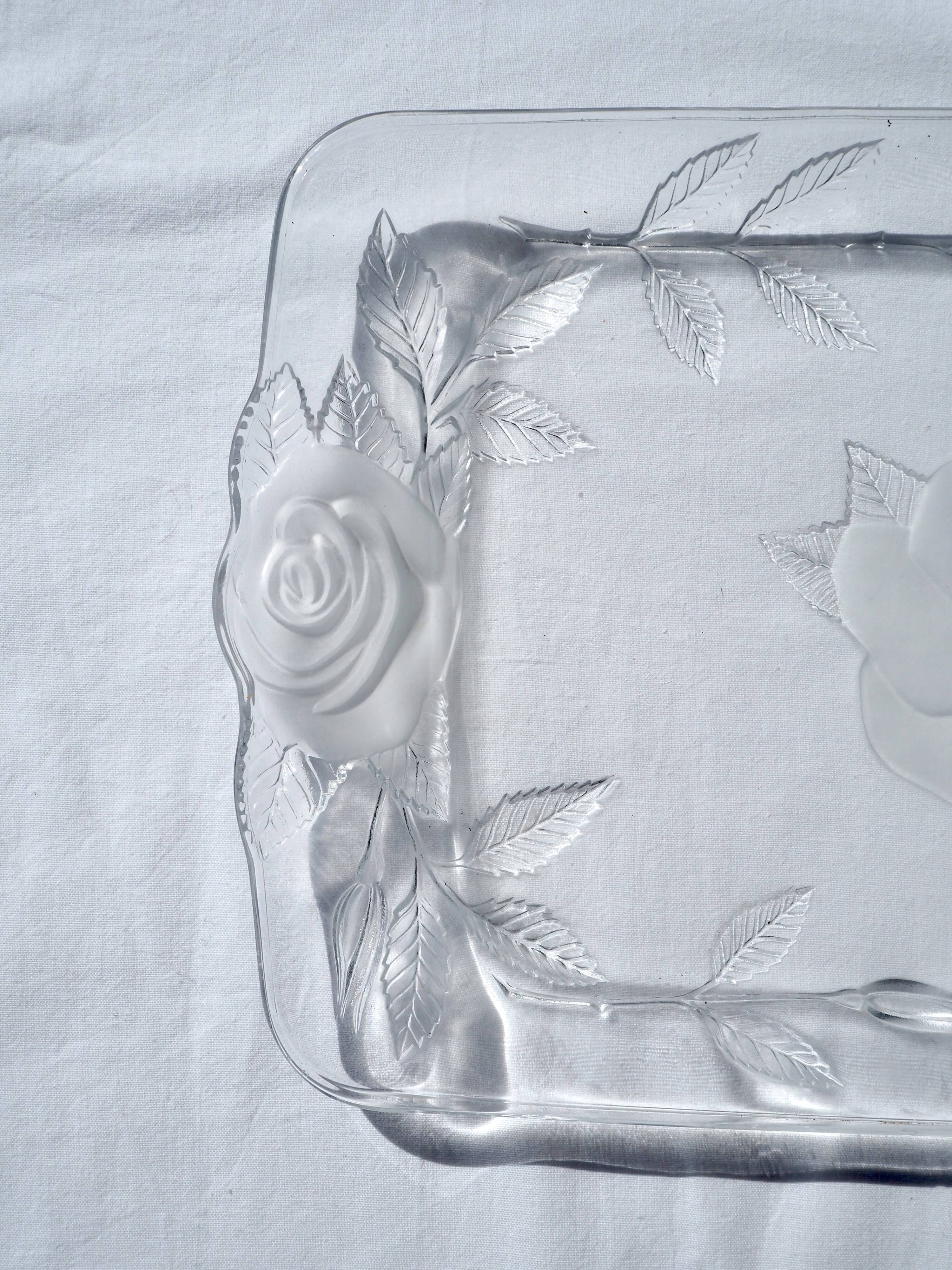 Plat à cake en verre motifs roses