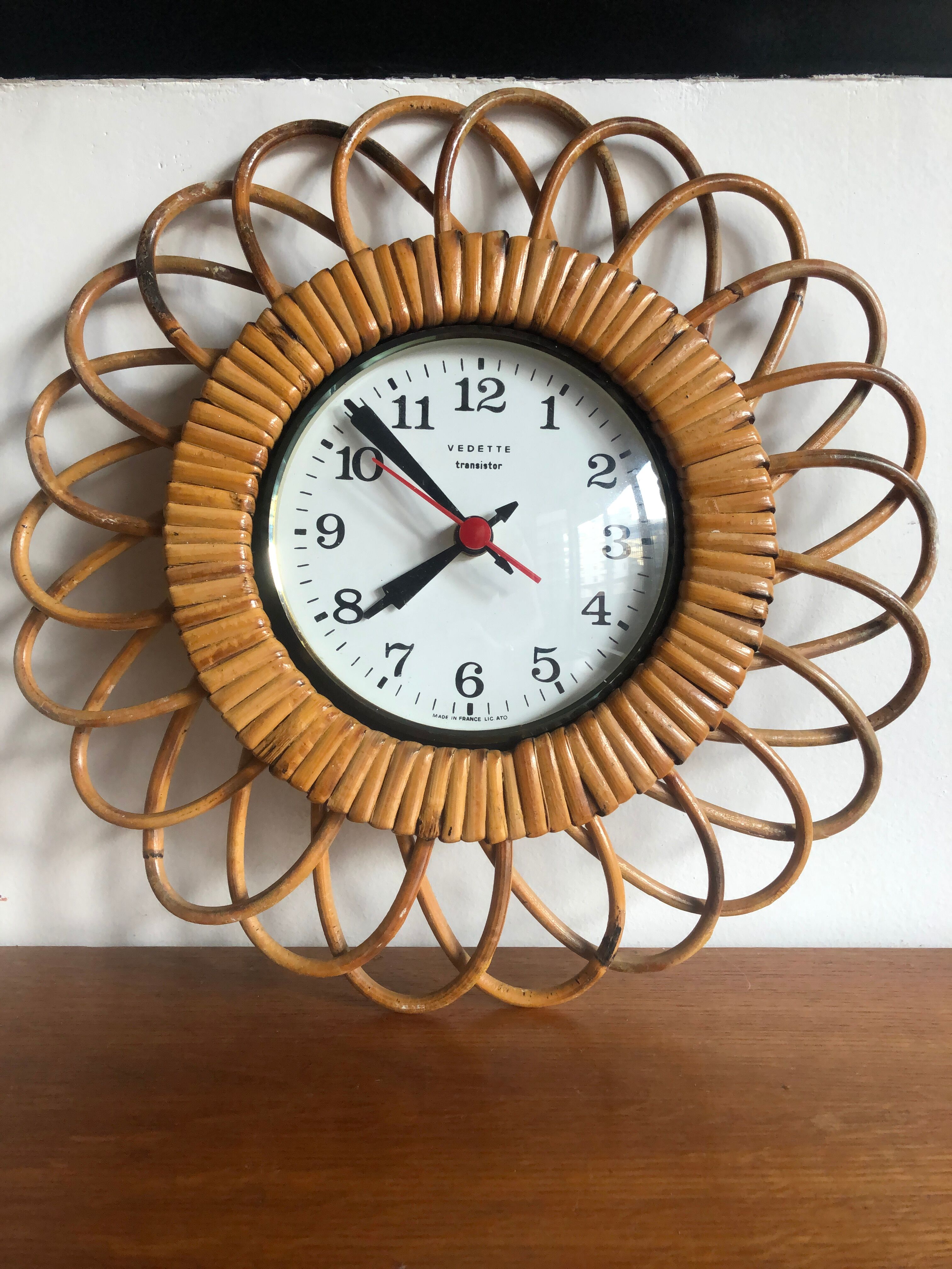 Rattan star clock