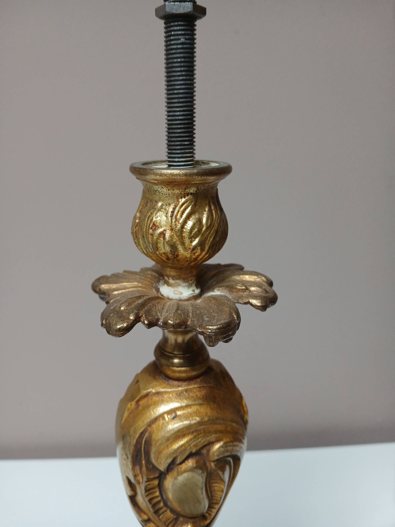 Bronze lamp base, rocaille and voluptuous decor