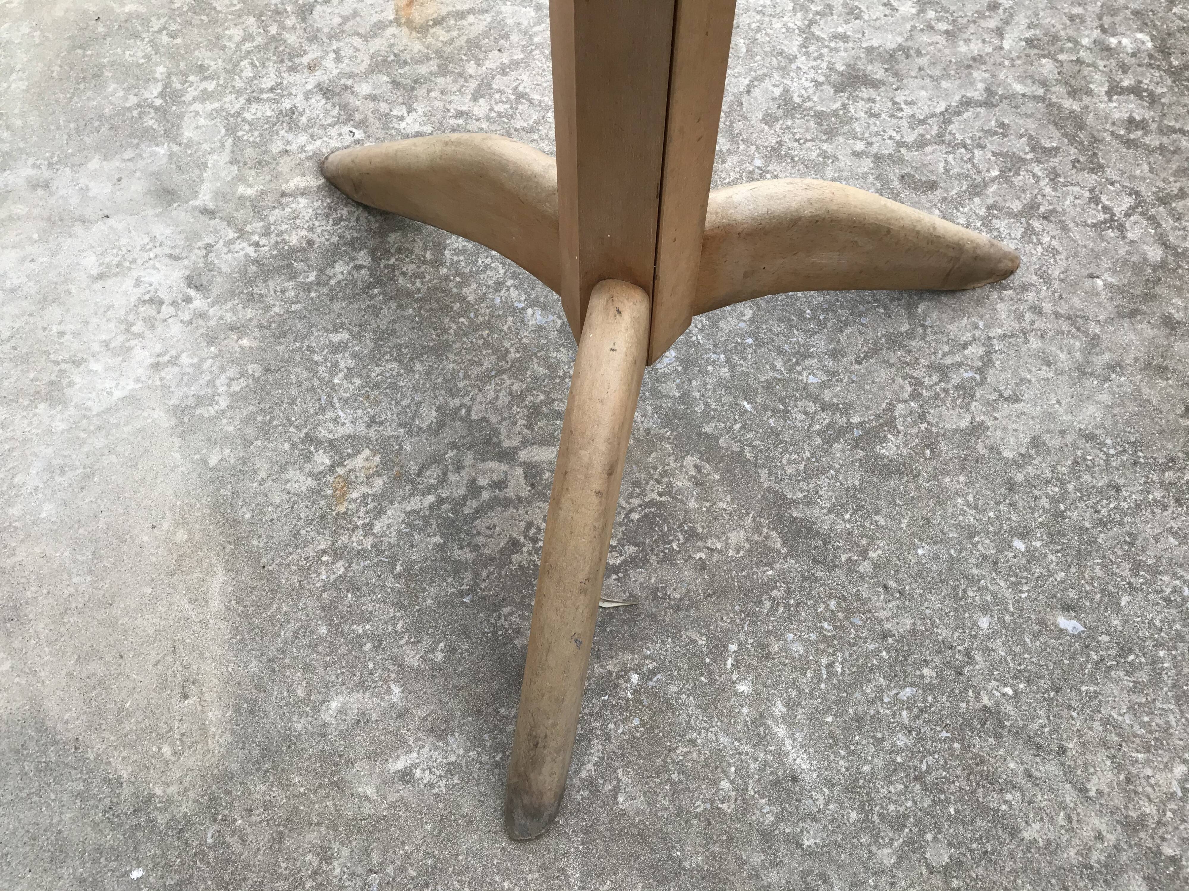 Portemanteau parrot wood tripod 12 black balls Stella 1960