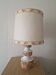 Lampe vintage en céramique orange fleurie