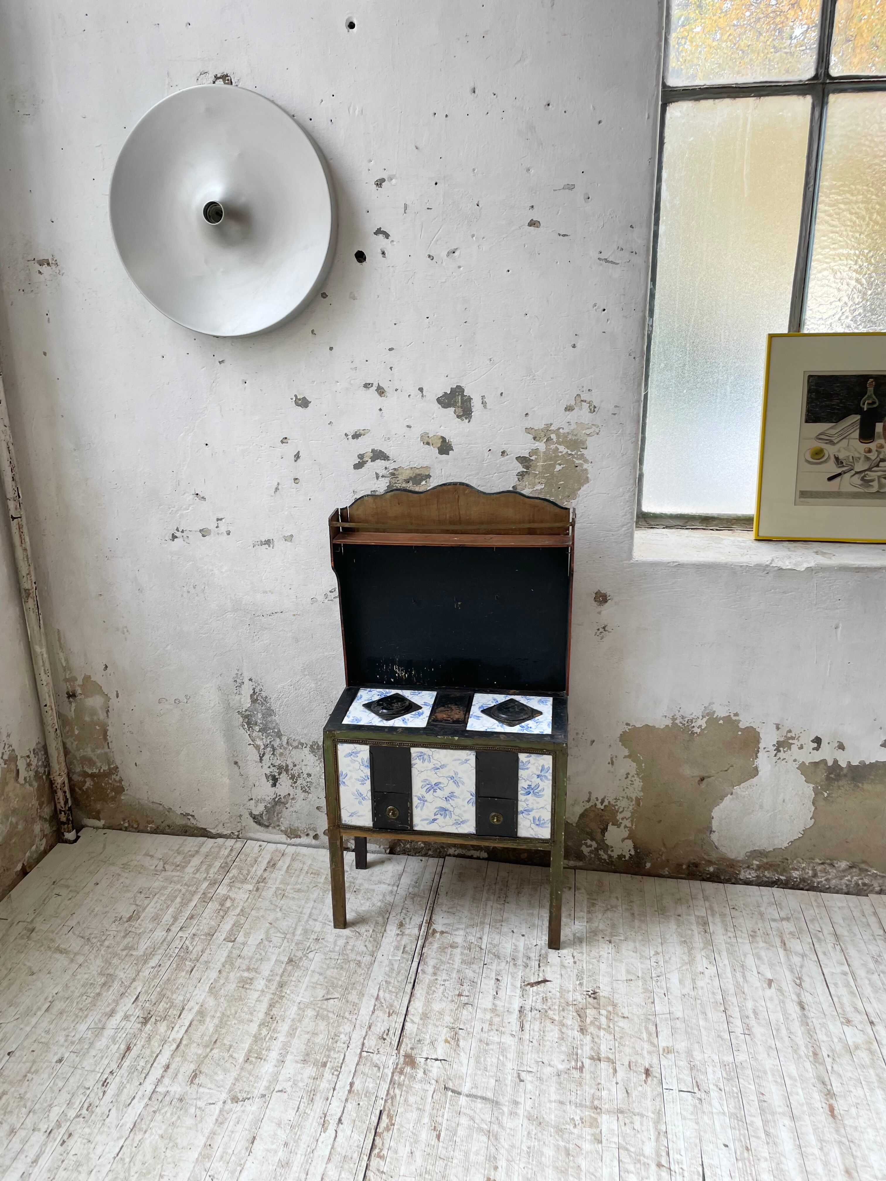 Children's toy stove antique