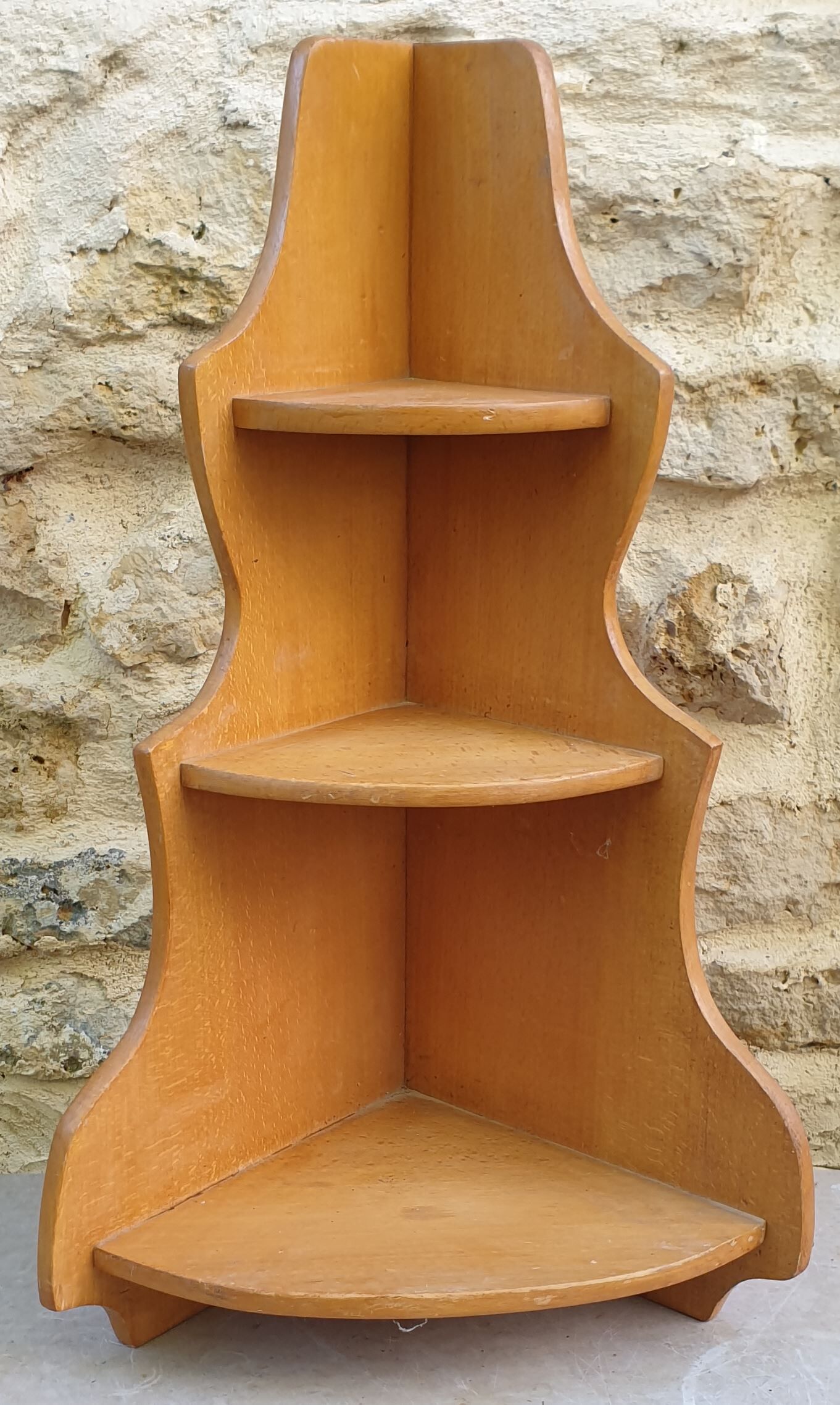 Etagère d'angle à poser en bois massif
