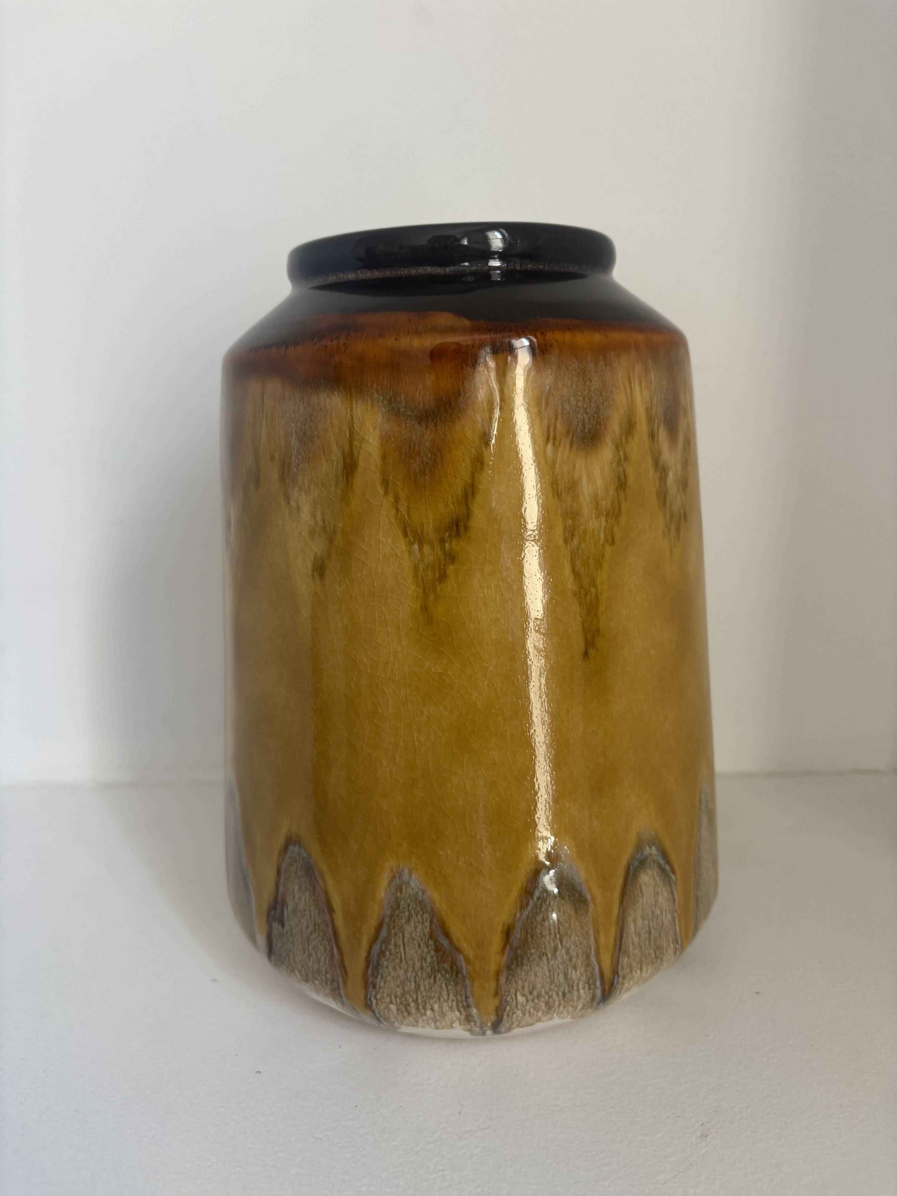 Set of 10 decorative items