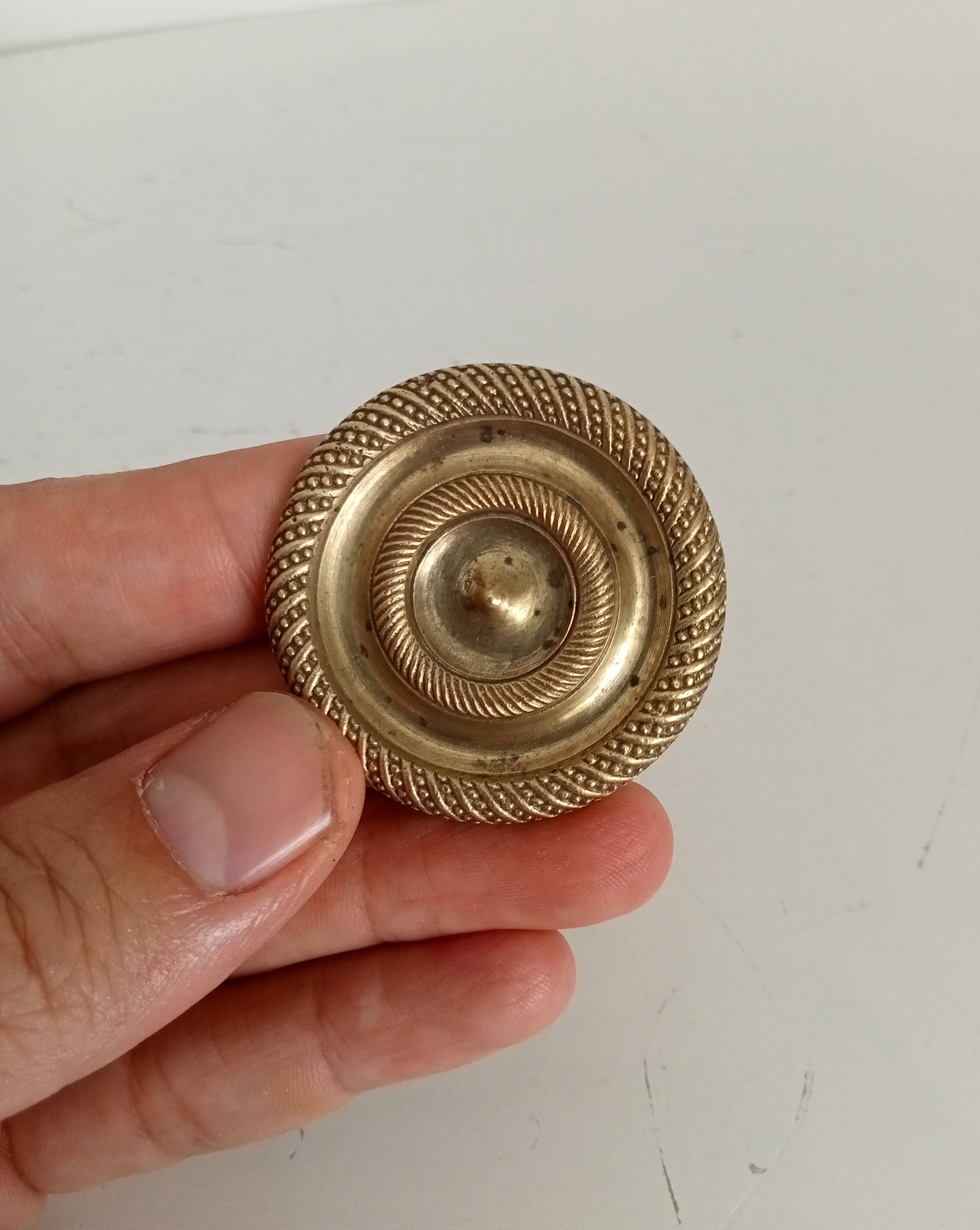 Bouton de meubles Empire en bronze XIXeme