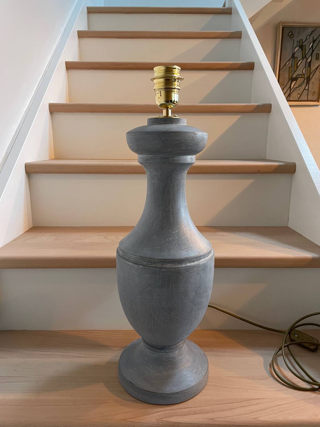 Lampe balustre vintage en bois de couleur gris zinc
