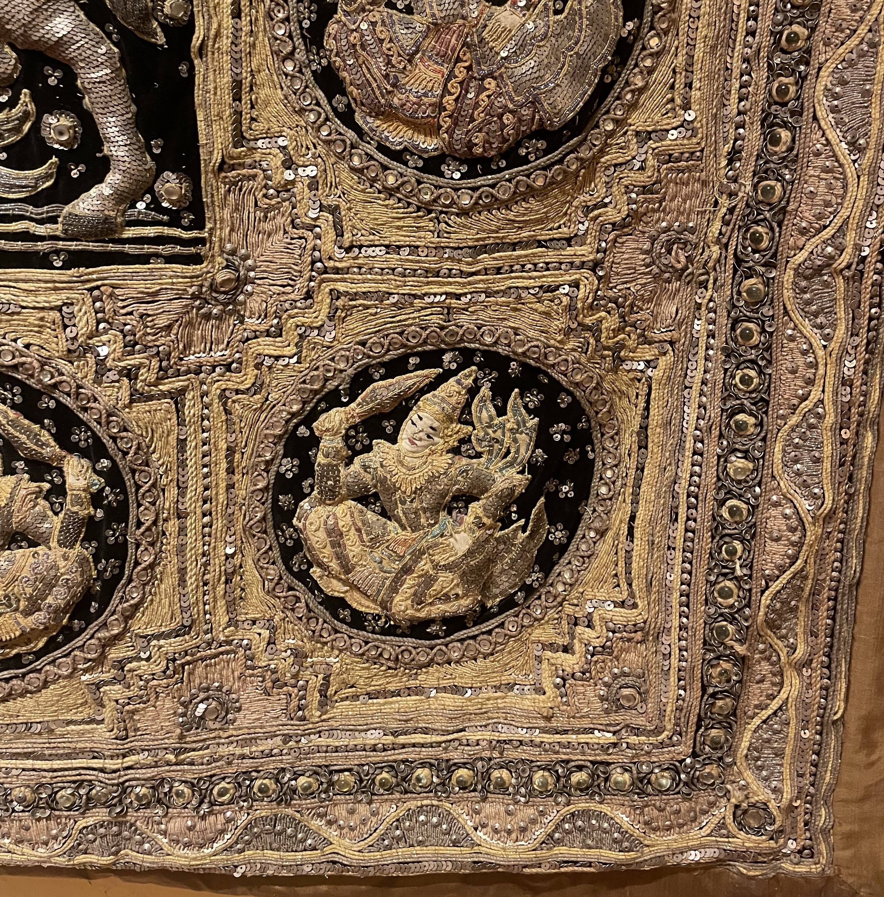 Large Embroidery Kingdom of Siam 19th Century 3m35-1m85