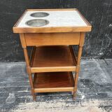 Old refreshing table