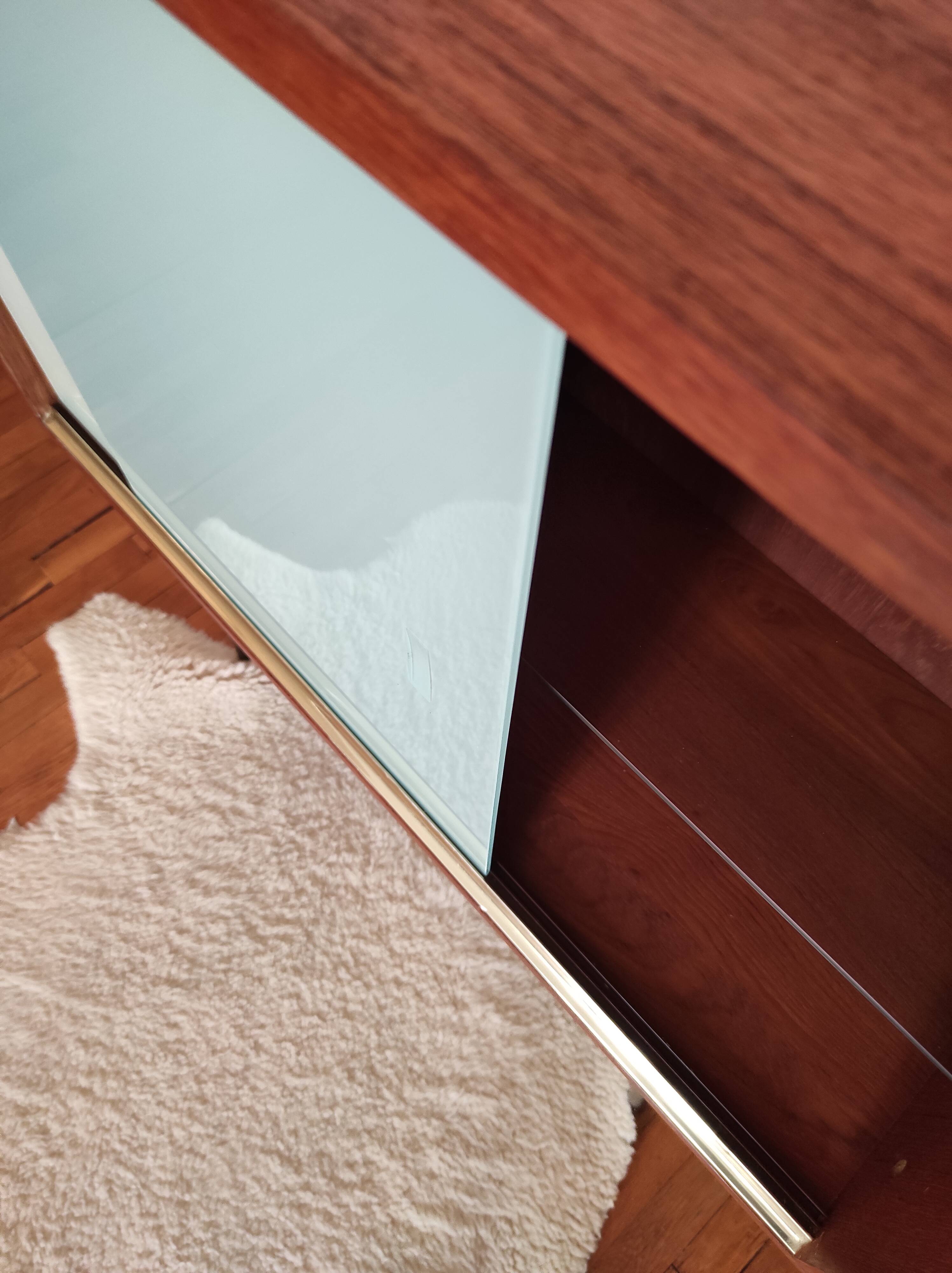 60s showcase on metal compass feet