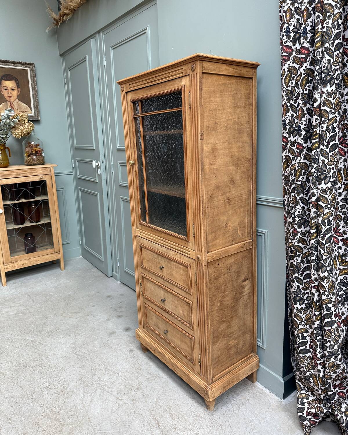 Renovated Parisian showcase