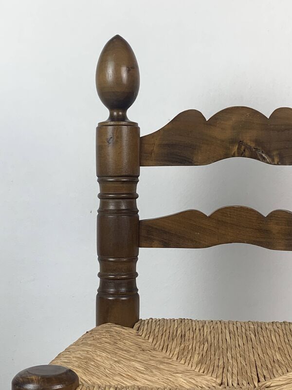 Chaise basse en bois tourné Bobbin à la manière de Charles Dudouyt, France, années 1950