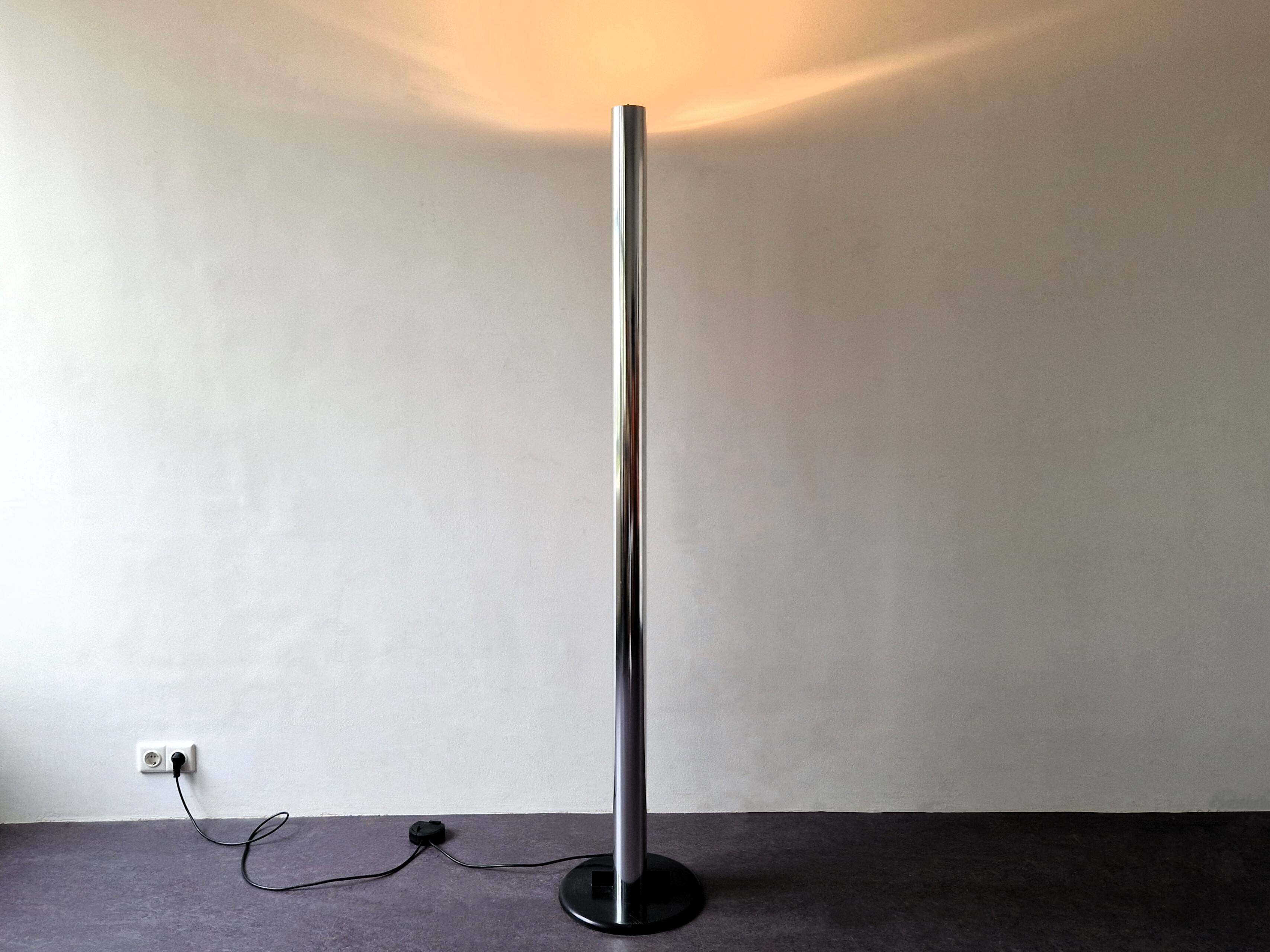 Early edition Megaron floor lamp by Gianfranco Frattini for Artemide, Italy 1979
