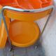 Desserte vintage orange sur roulettes