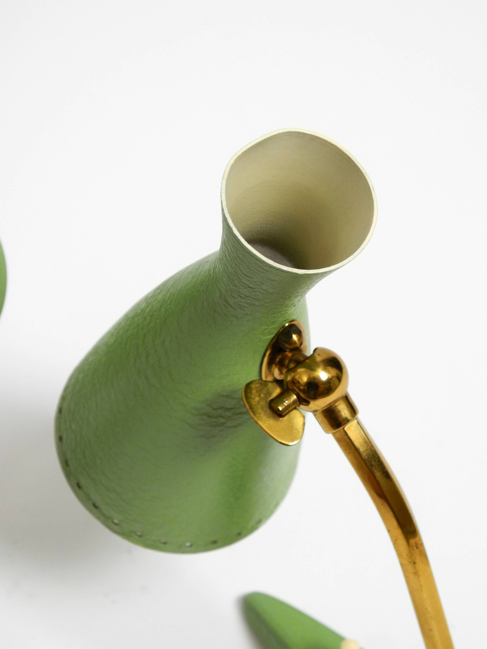 Pair of beautiful green Mid Century Modern Diabolo crow's foot table lamps