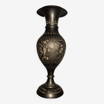 Vase en bronze décoré à la main