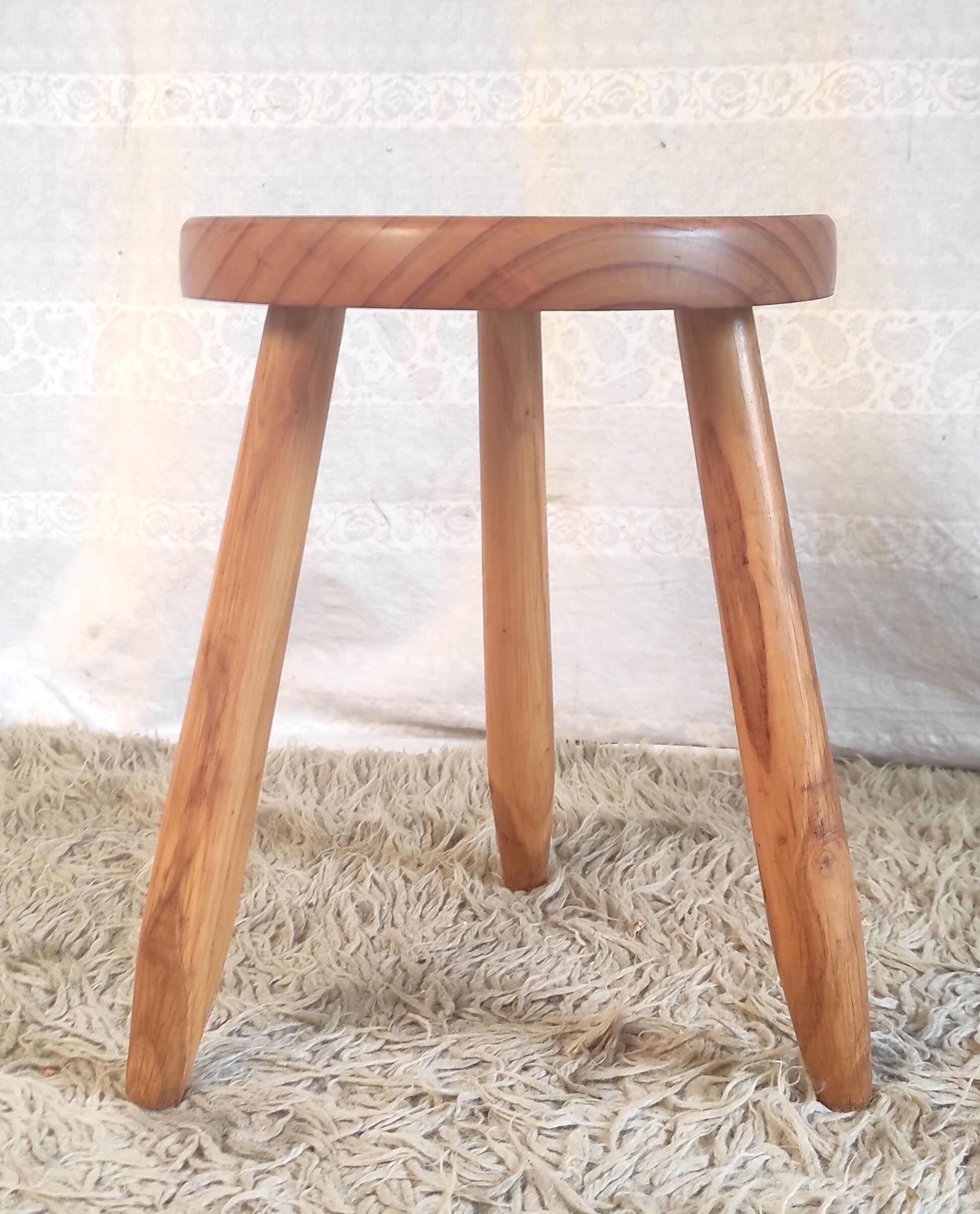 Tabouret tripode en bois massif années 60