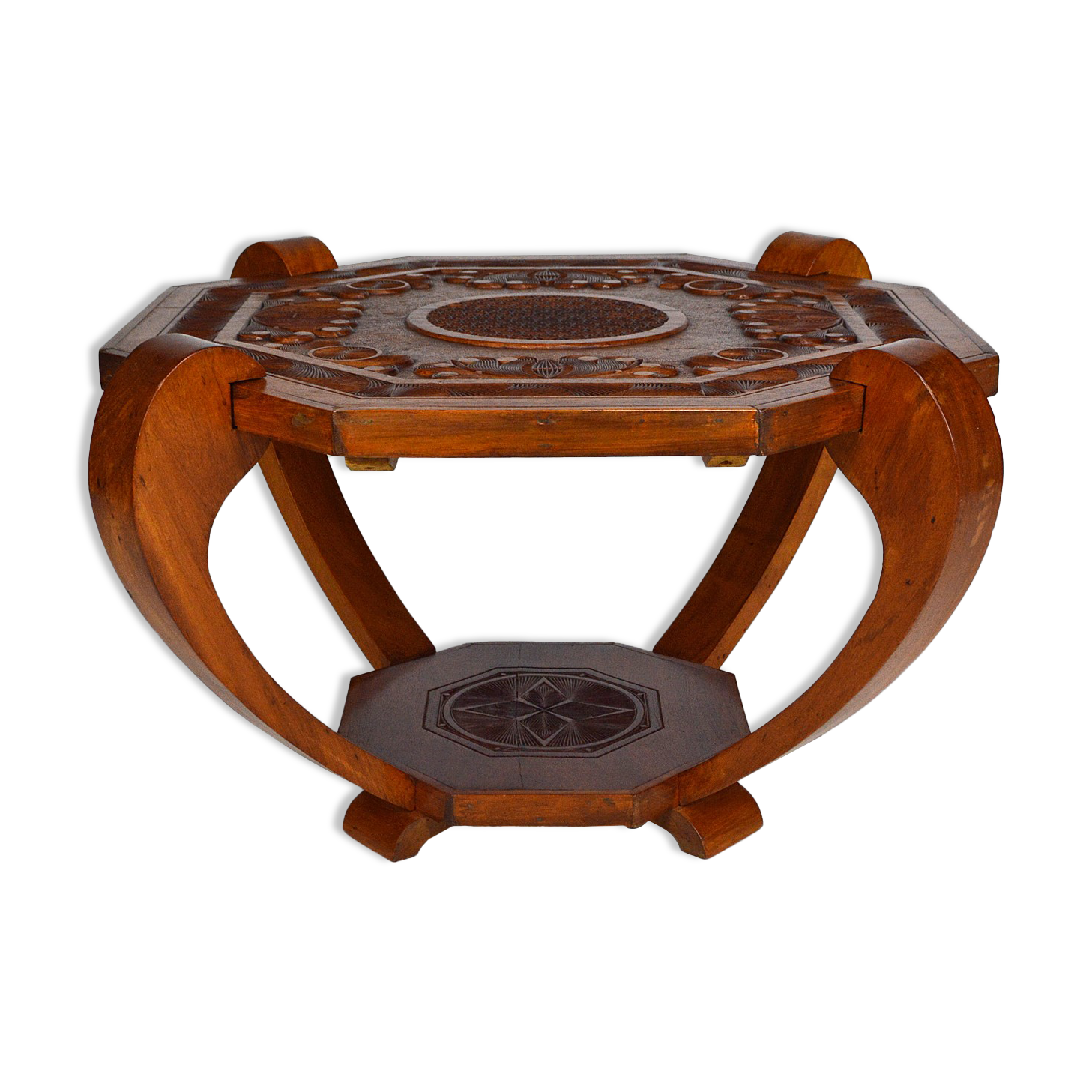 Table basse sculptée Art Déco Colonial vers 1930