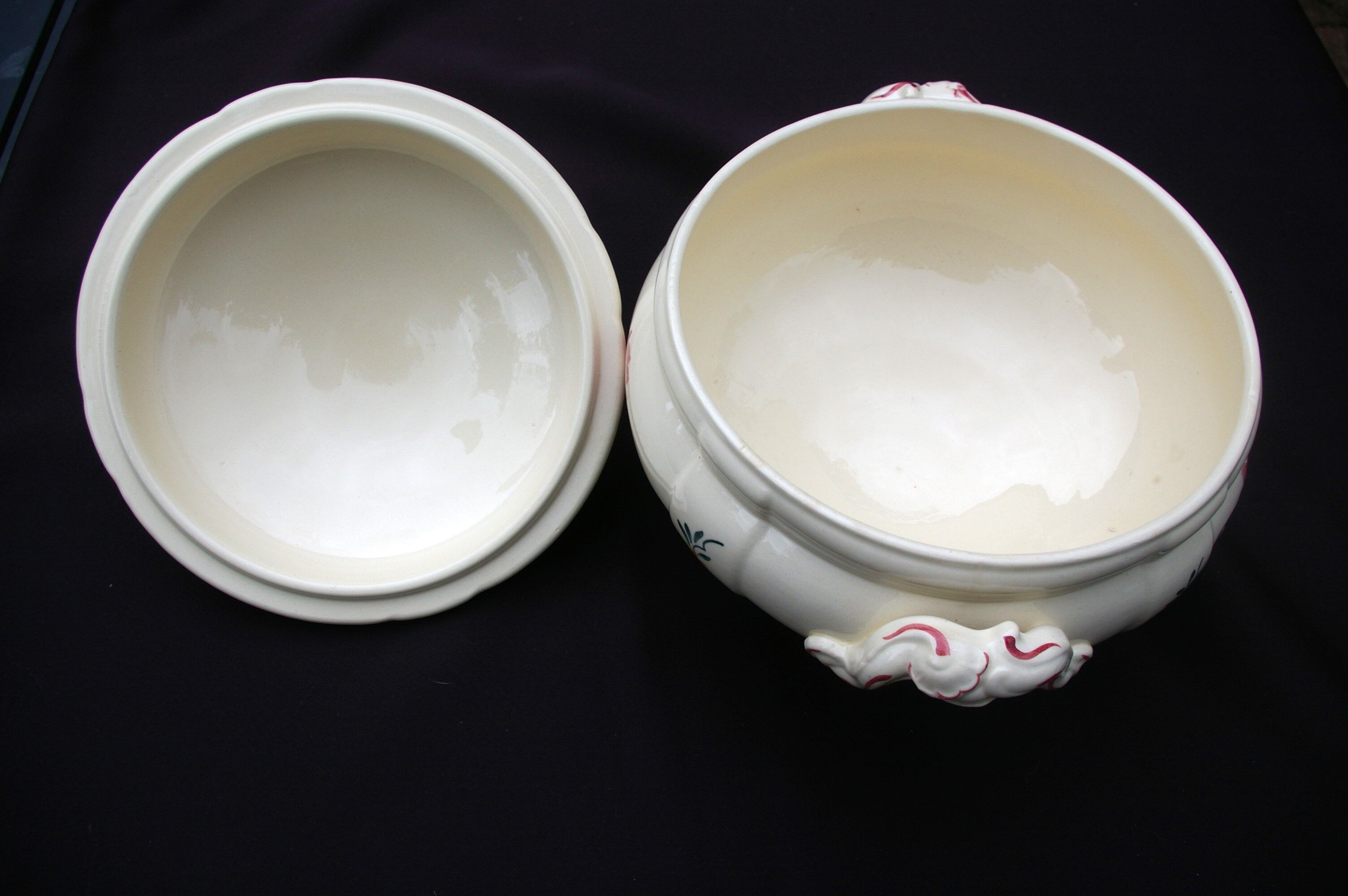 Earthenware tureen by Digoin Sarreguemines