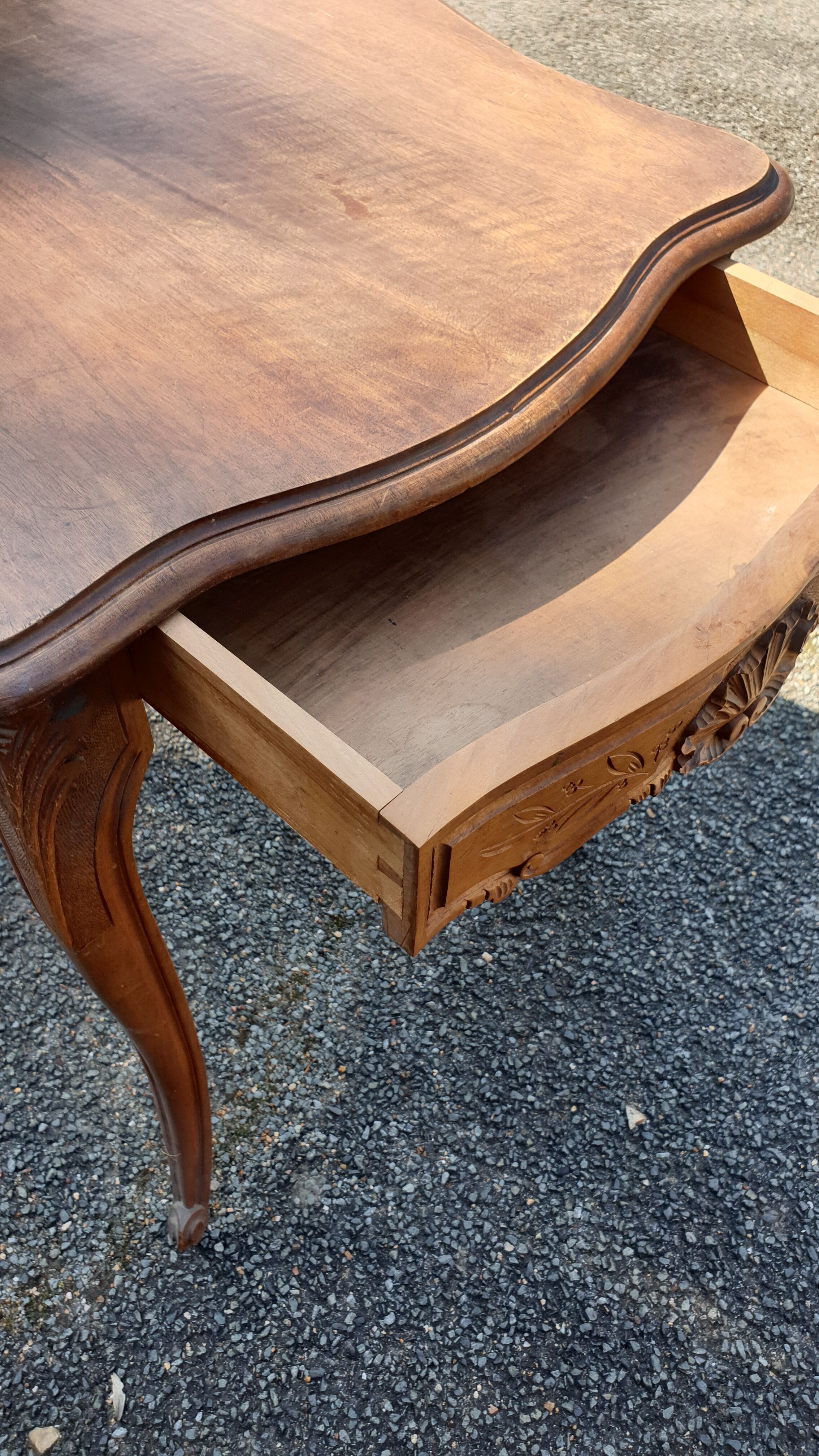 Middle table louis xv