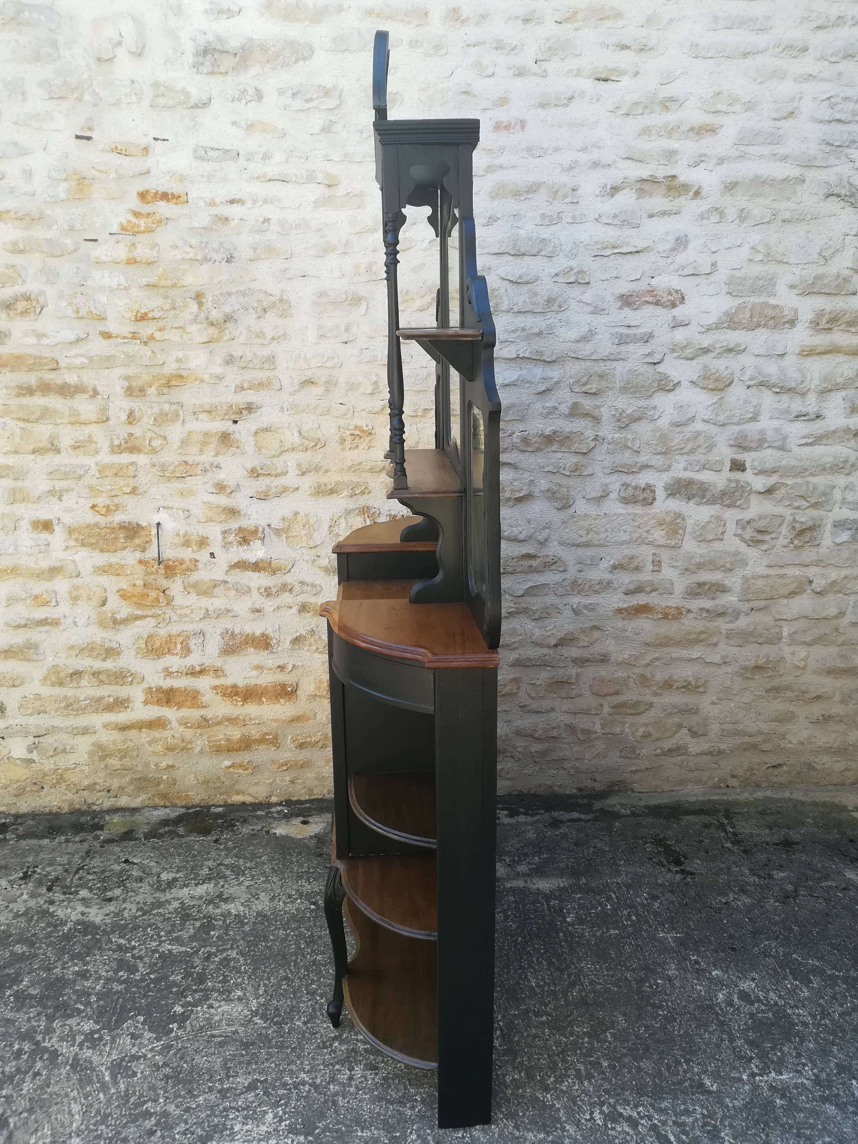 Napoleon III showcase shelf