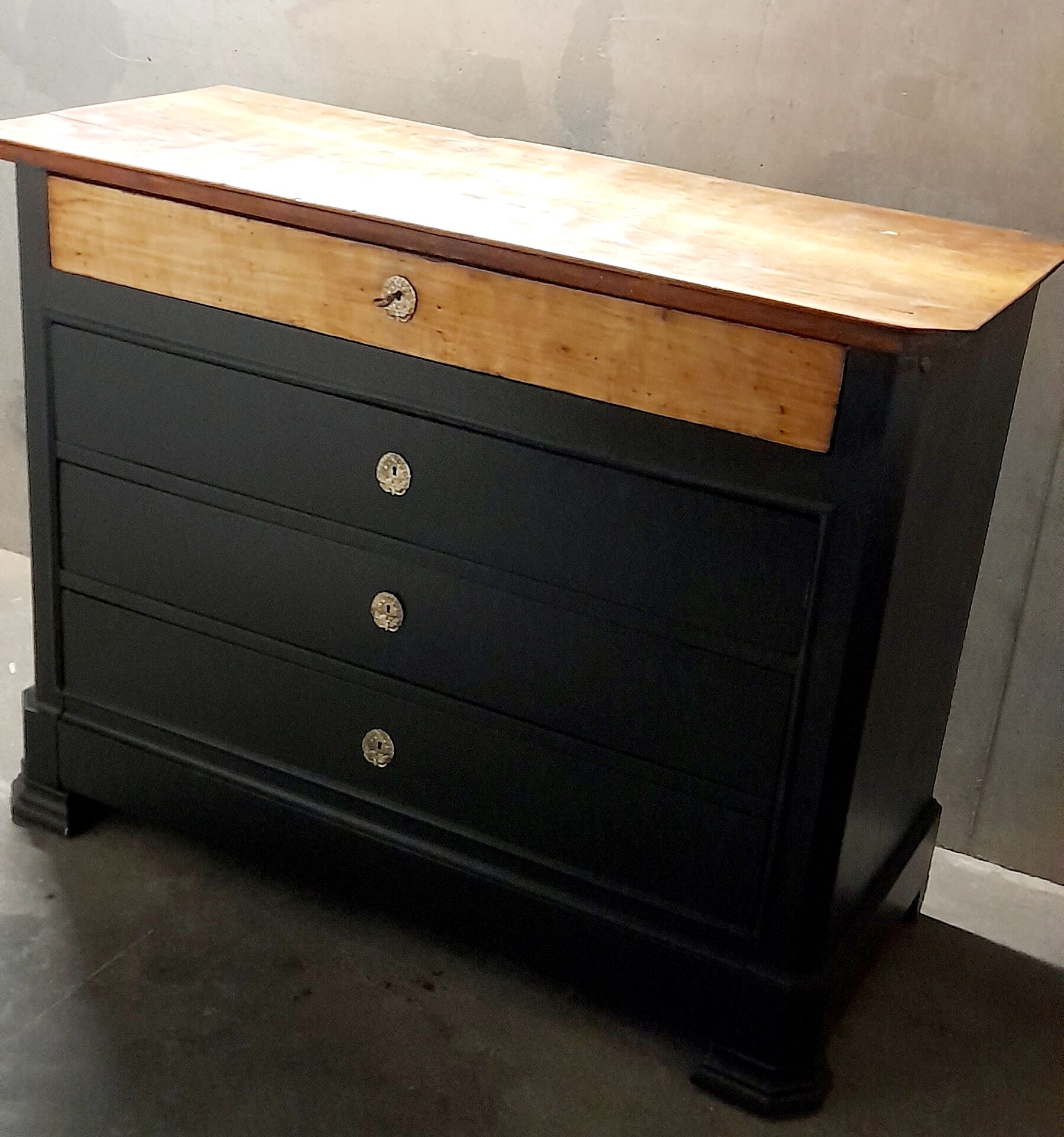 Louis Philippe chest of drawers modern style