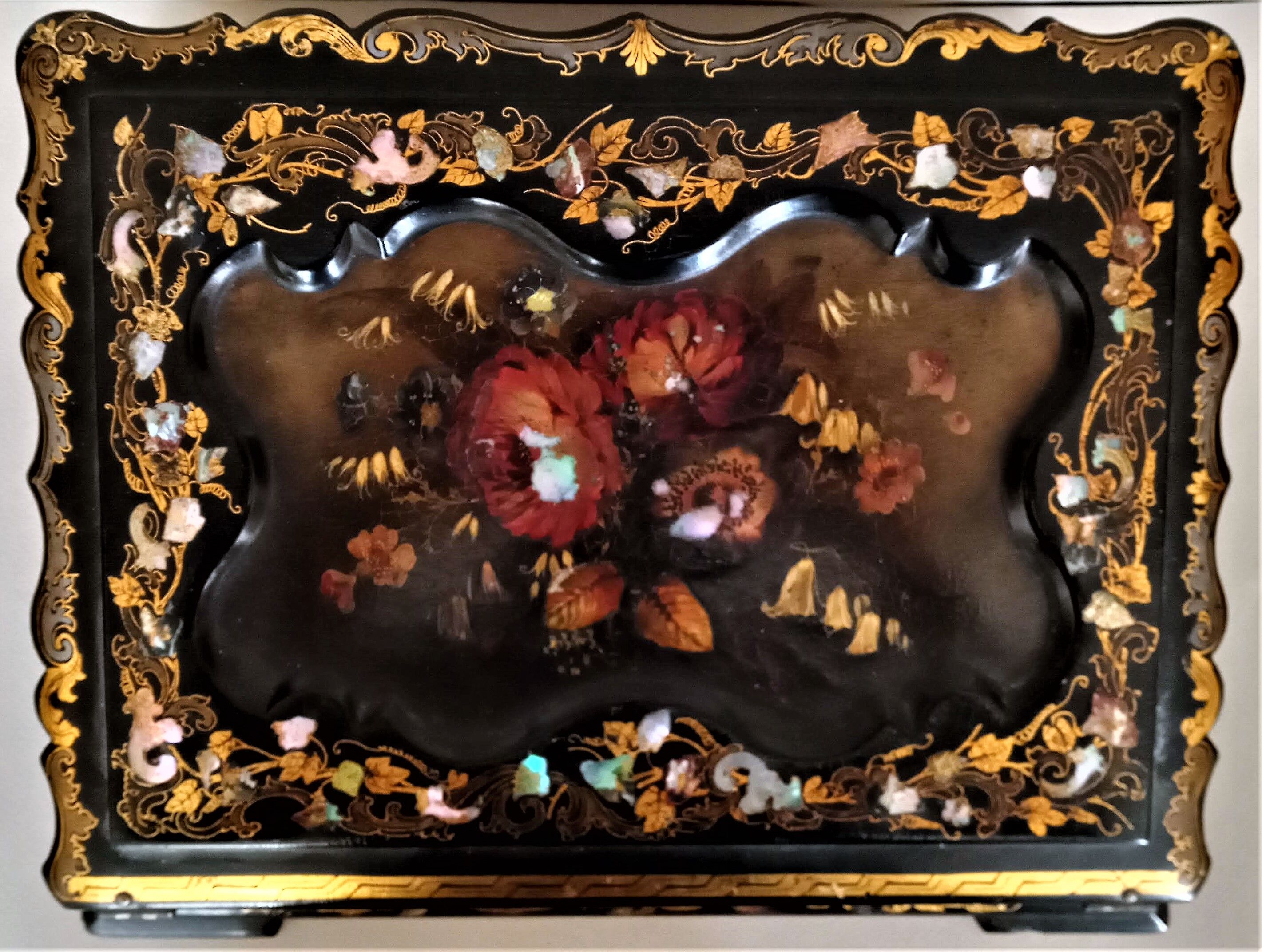 Burgauté writer with gilding, decorations painted with flowers, Napoleon III era