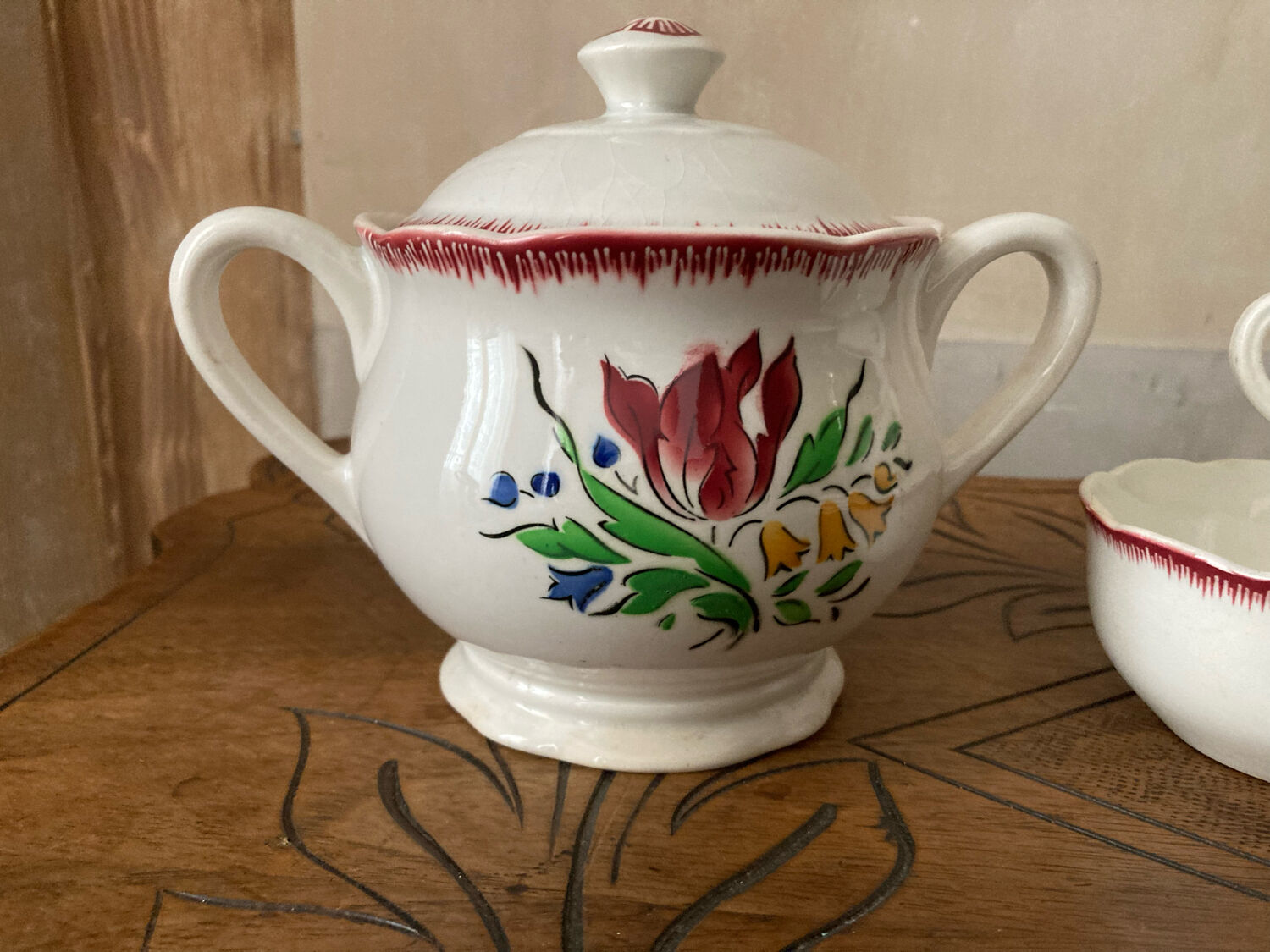 Sugar lot, cups, saucers Digoin