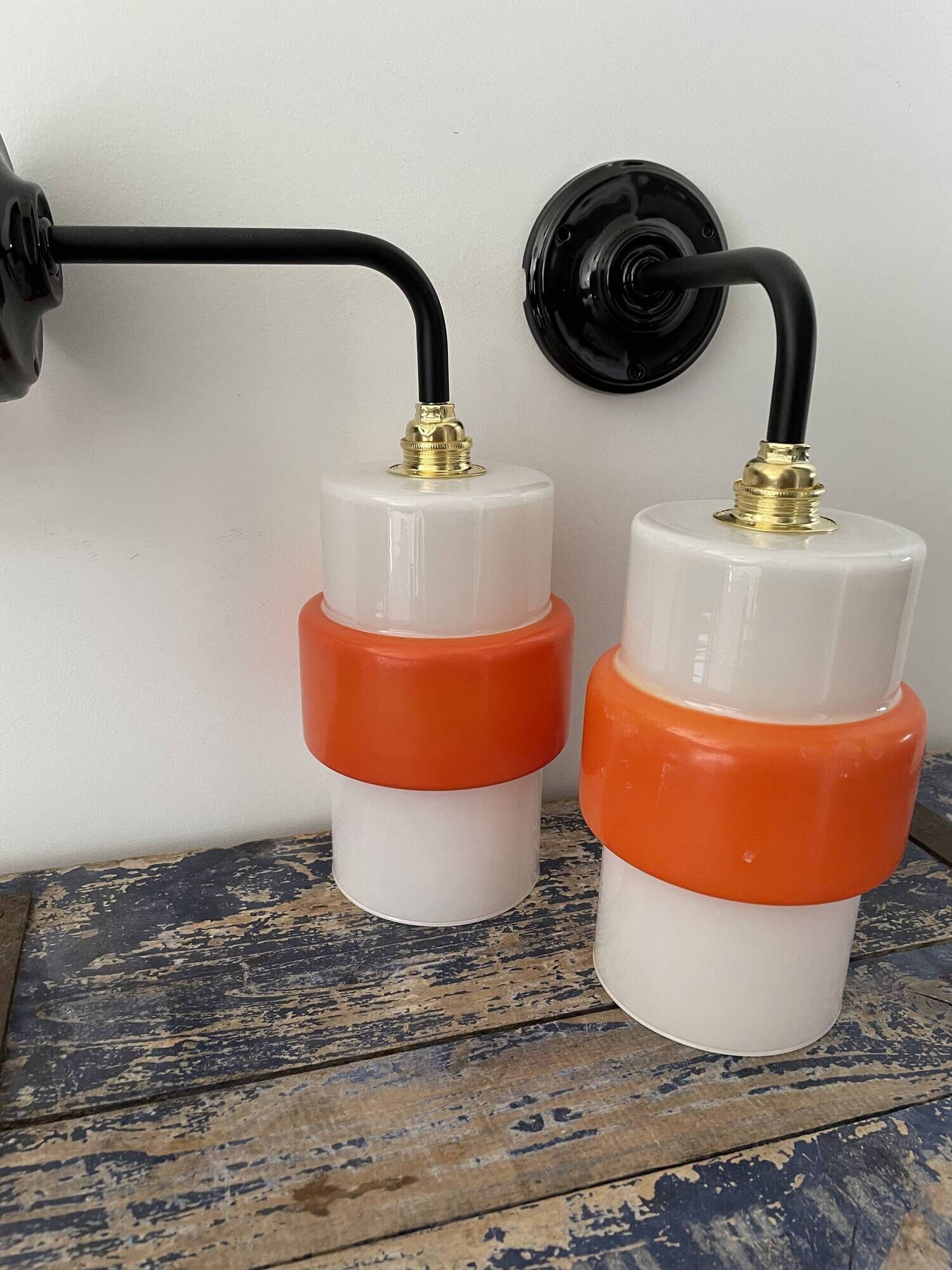 Lot de deux appliques vintage 70 électrifiées à neuf