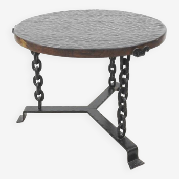 Brutalist side table in black welded chain and stained solid oak top, France, 1970