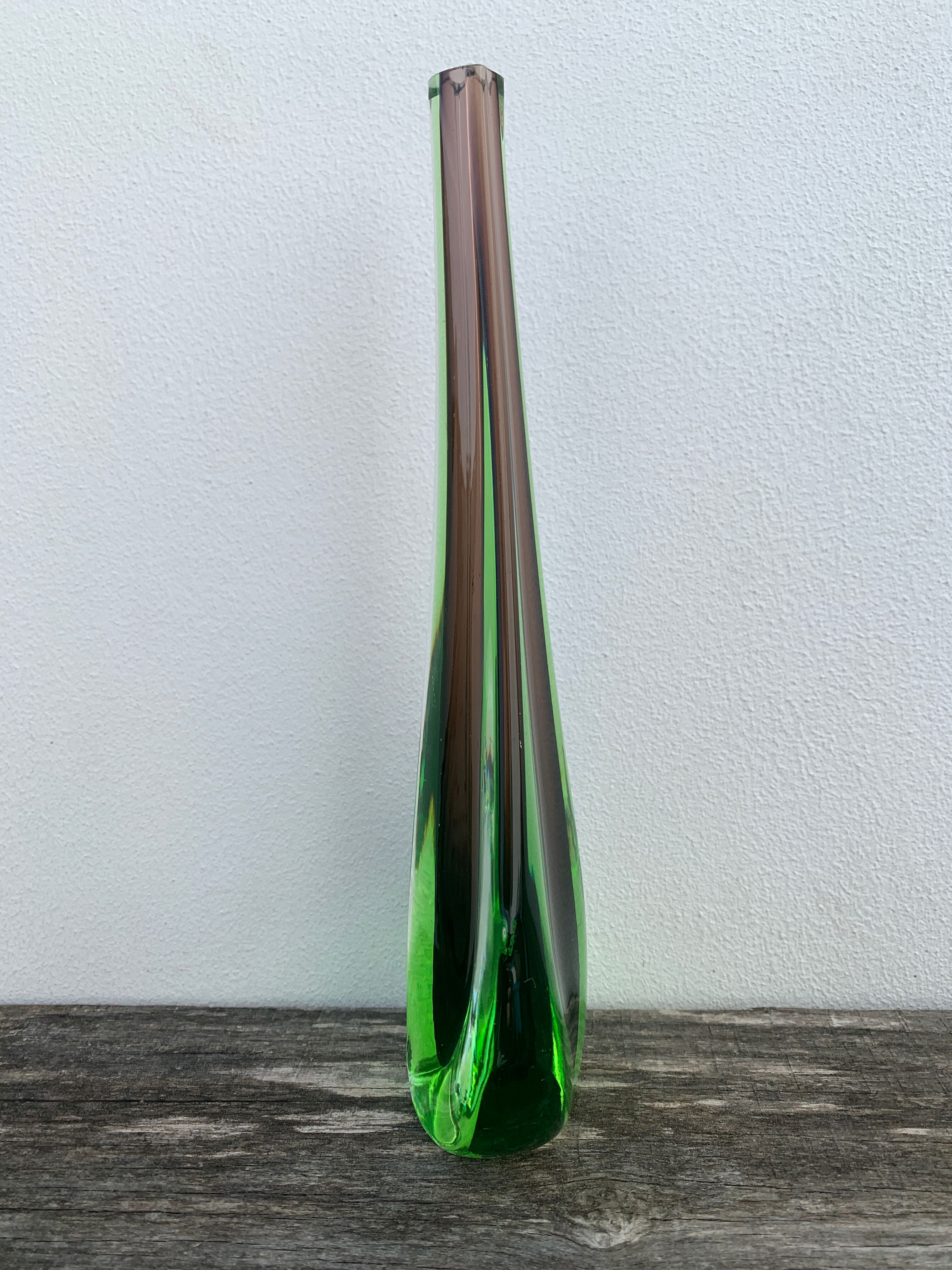 Green and red glass soliflore Sommerso Murano vase 1970