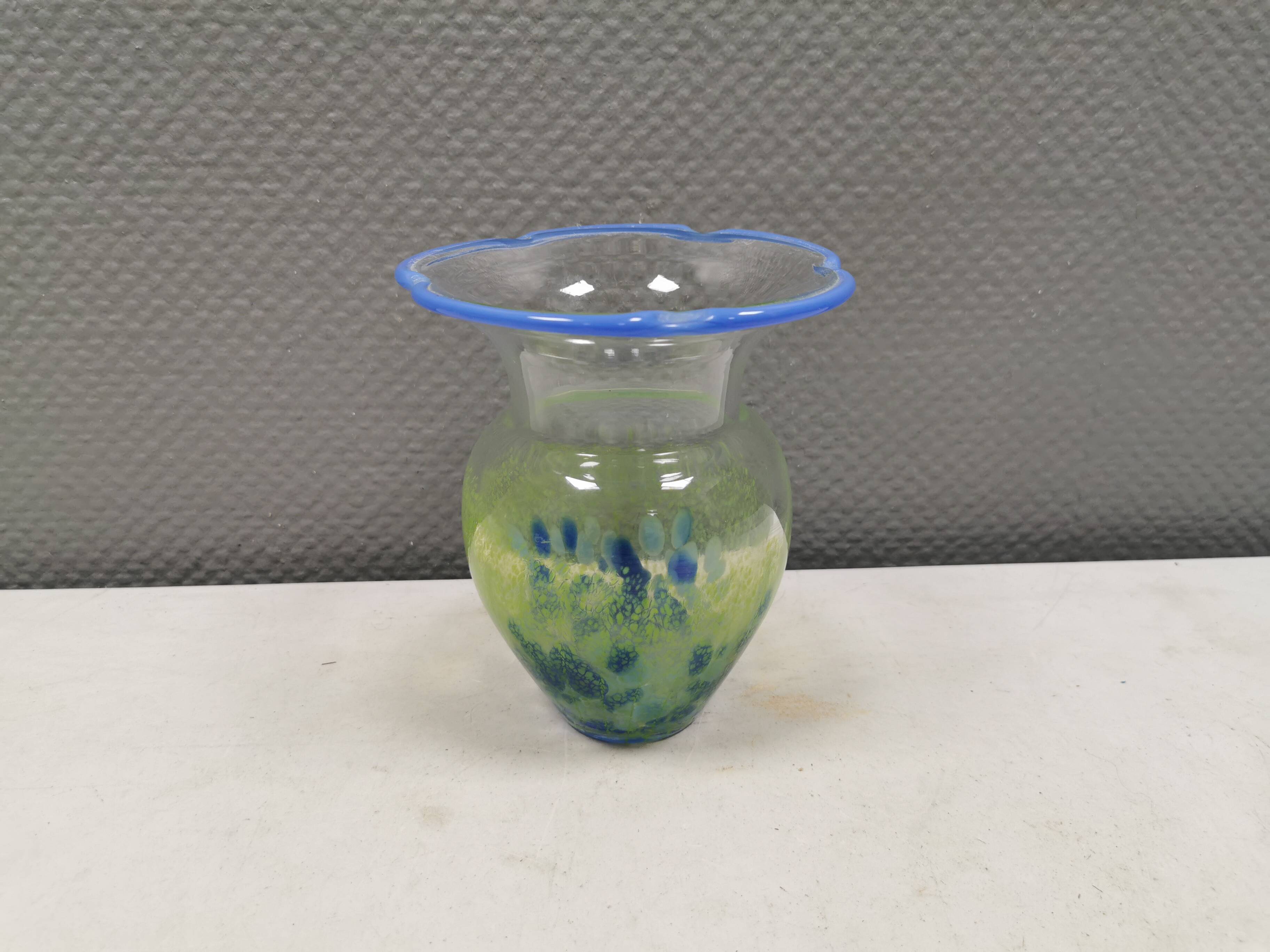 Vase conçu par Monica Backström pour Kosta Boda