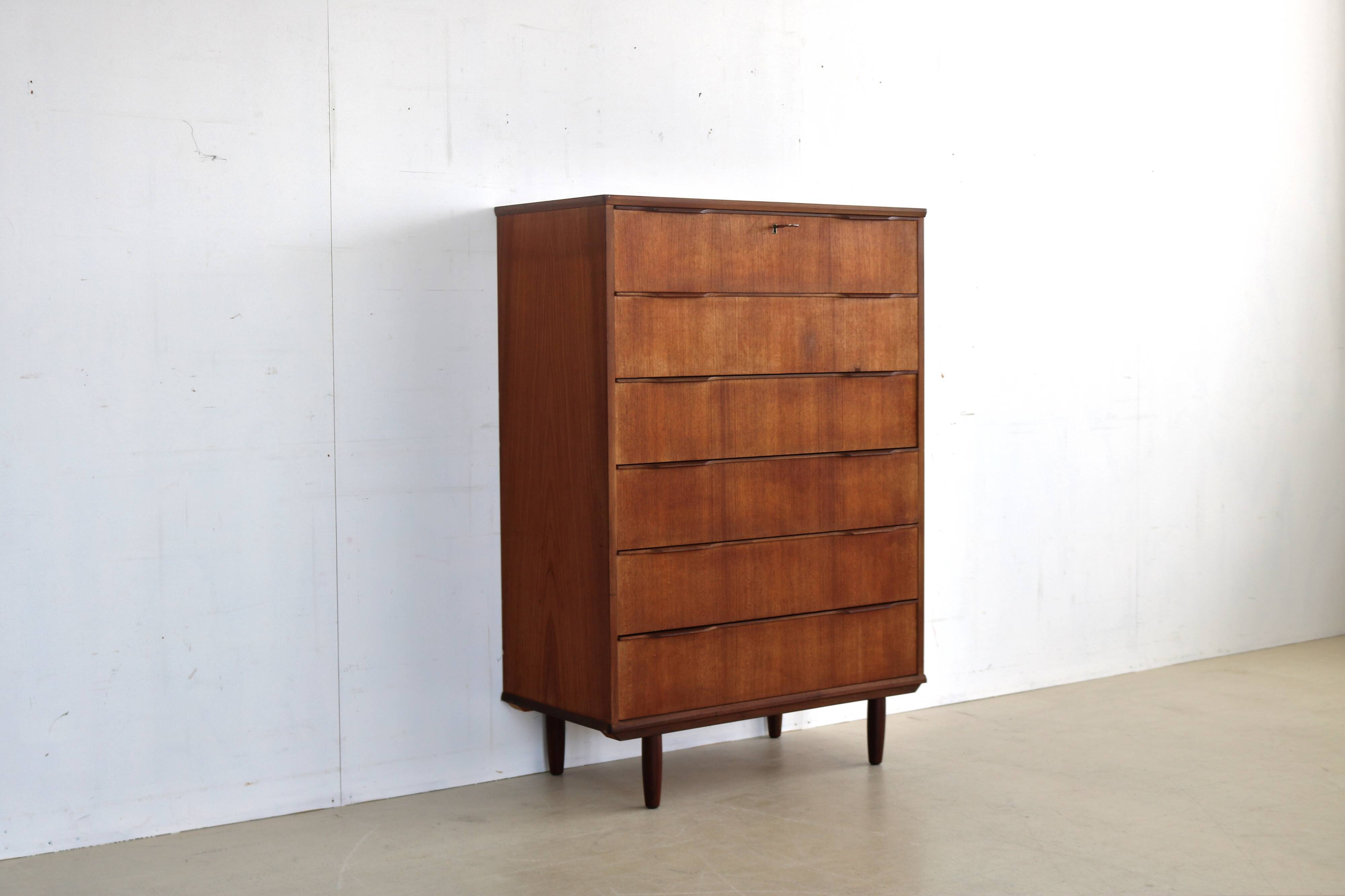 Commode vintage