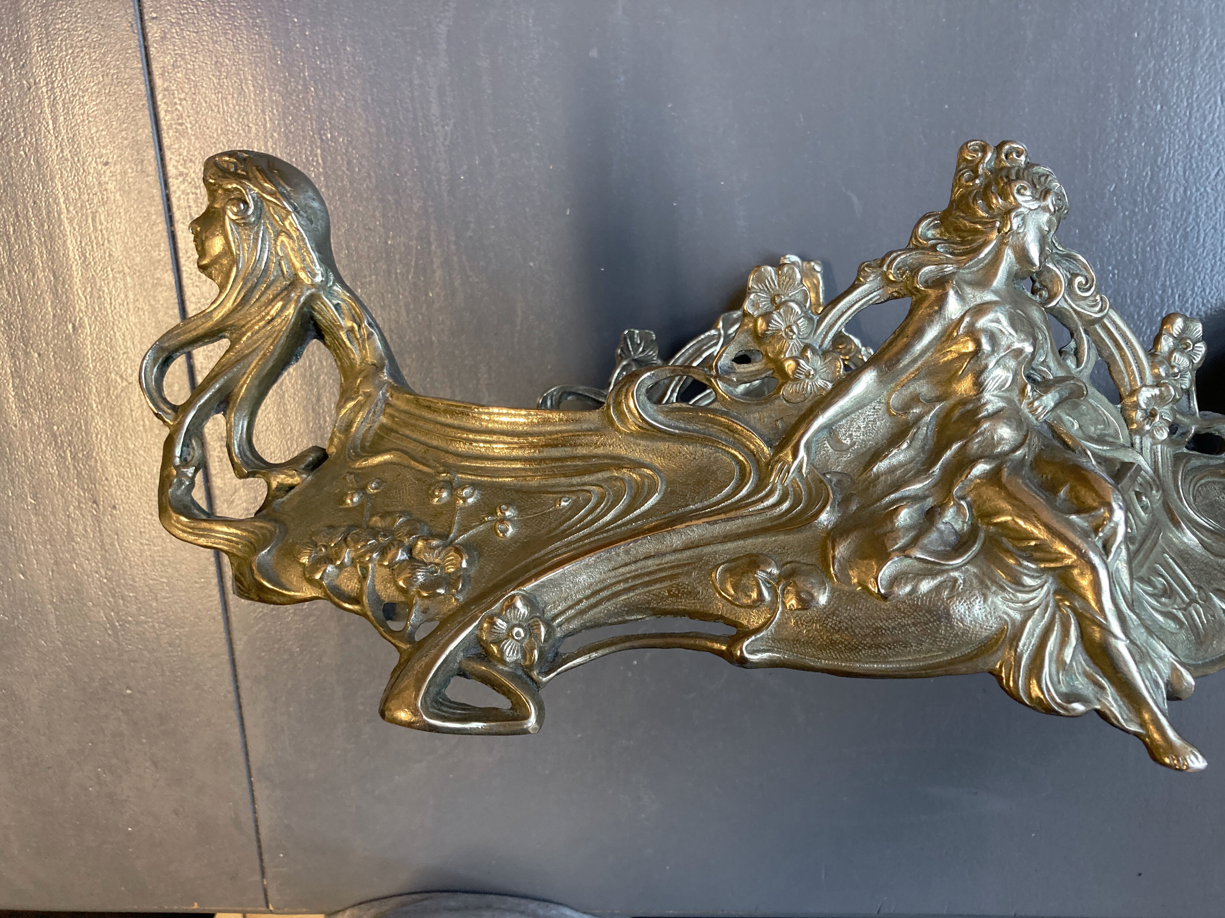 Large planter in gilded bronze Art nouvelles