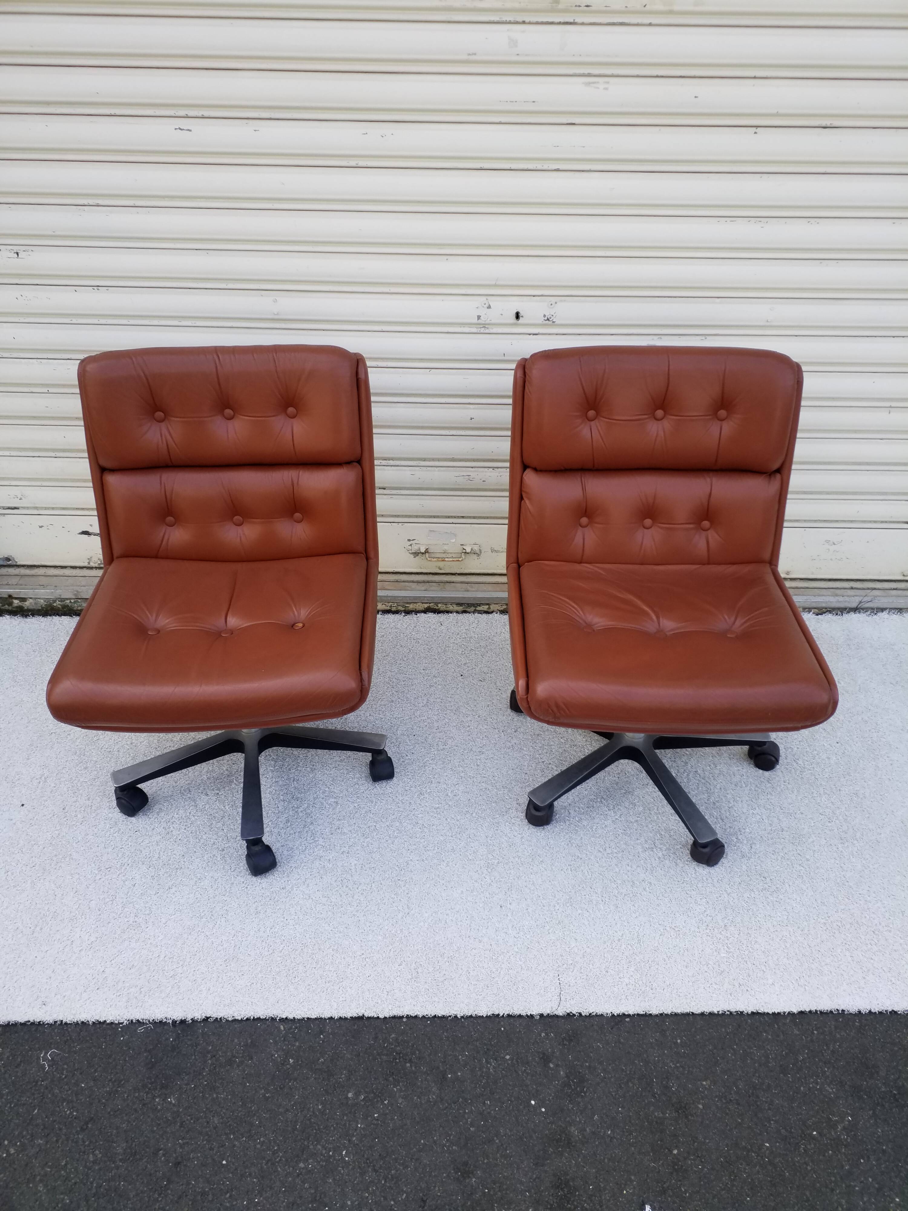 Pair of leather armchairs of the 60s 70s