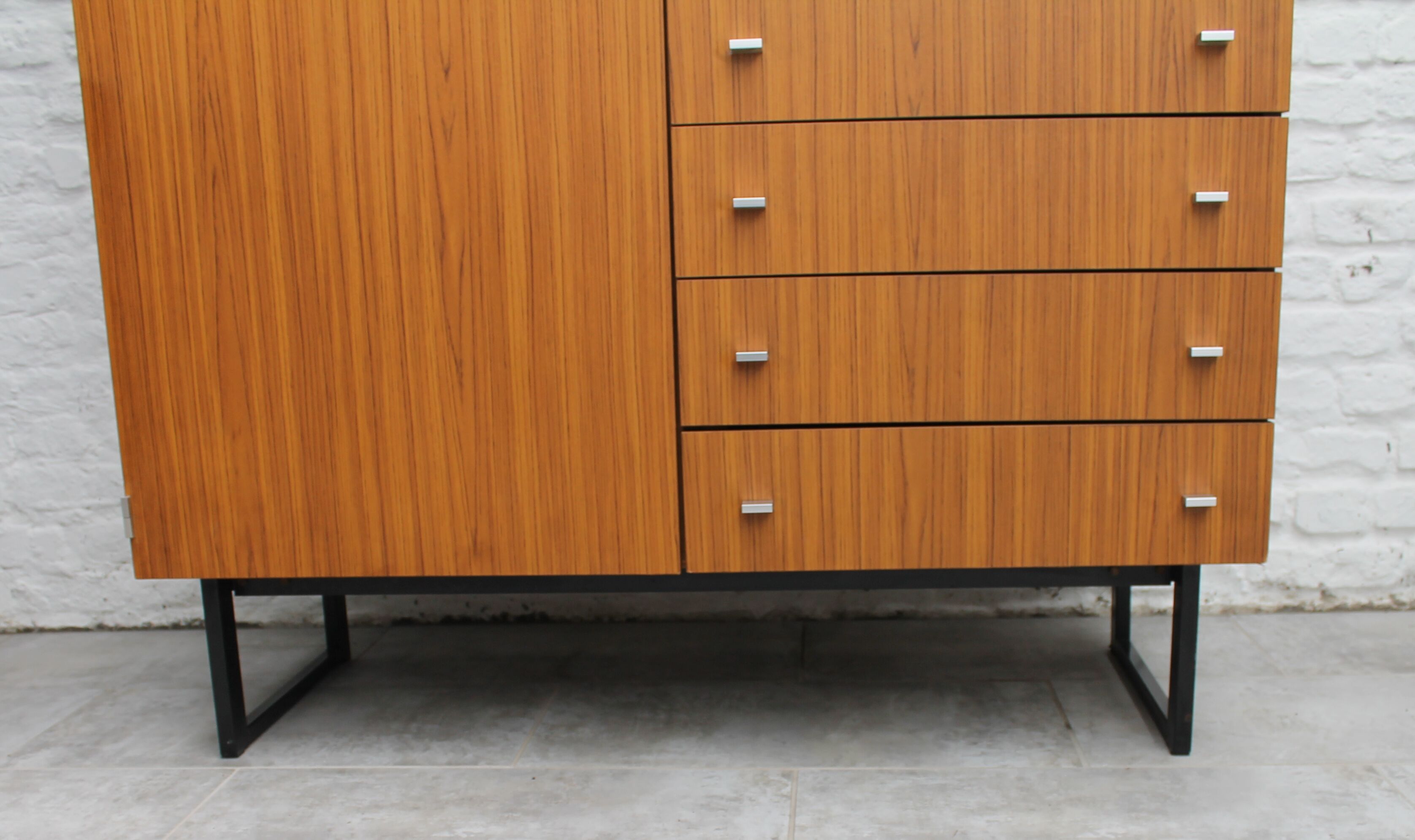 Pierre Guariche wardrobe for vintage Meurop 1960