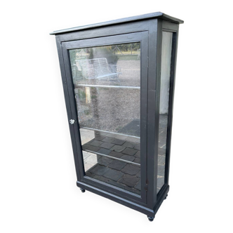 Vitrine noire, 1900