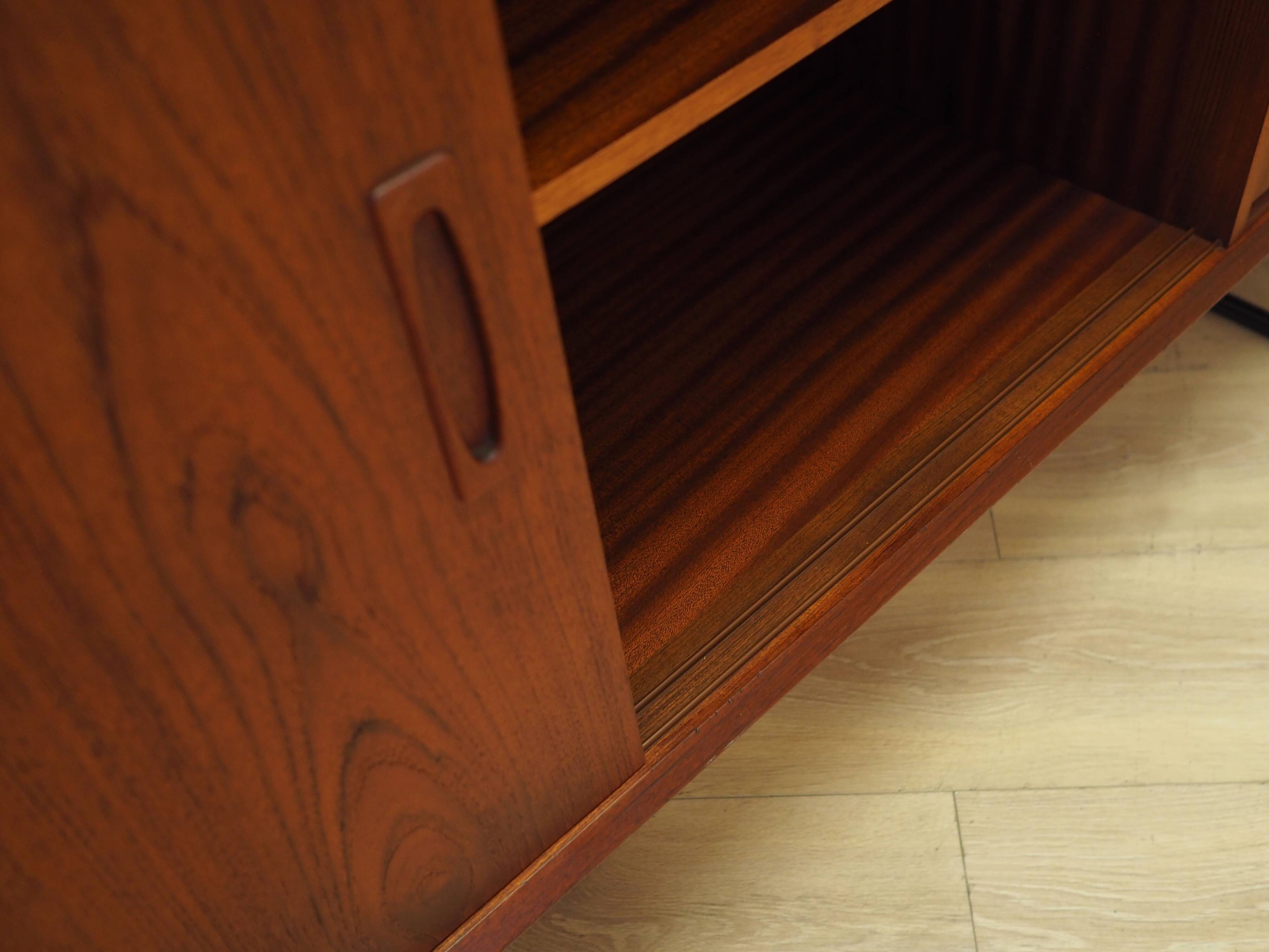 Buffet en teck, design danois, années 1970, production : Danemark