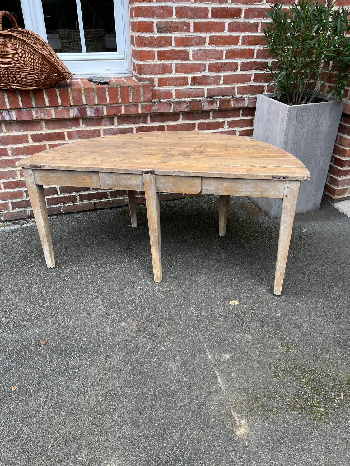 Ancienne table en bois demie lune