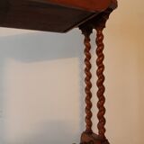 Pedestal table in wood and havana coloured leather tray