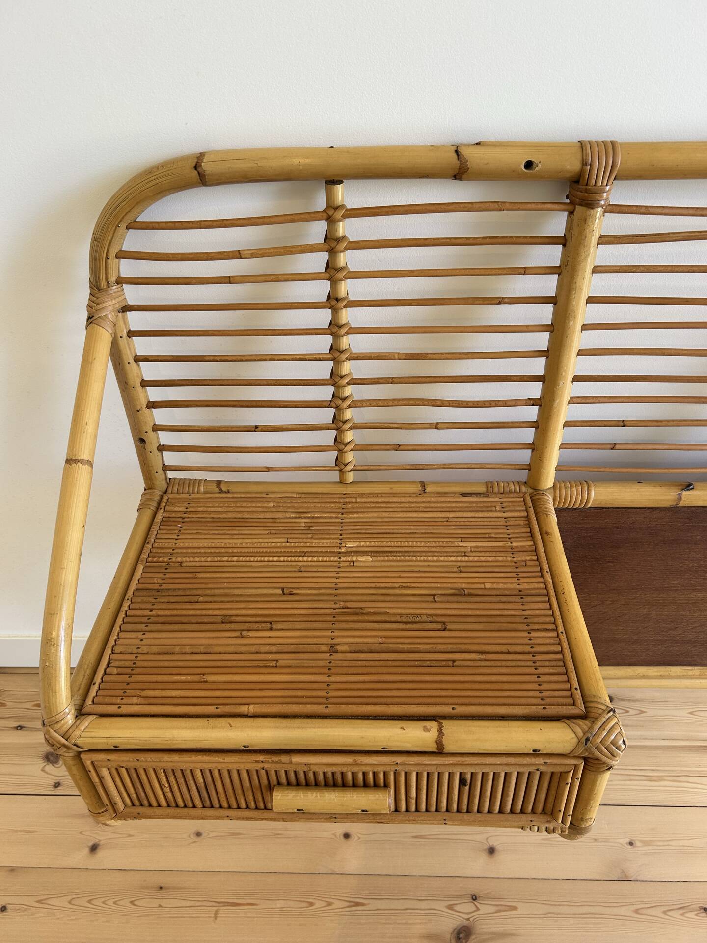 Tête de lit vintage en rotin