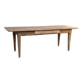 Farmhouse table with its 2 renovated benches
