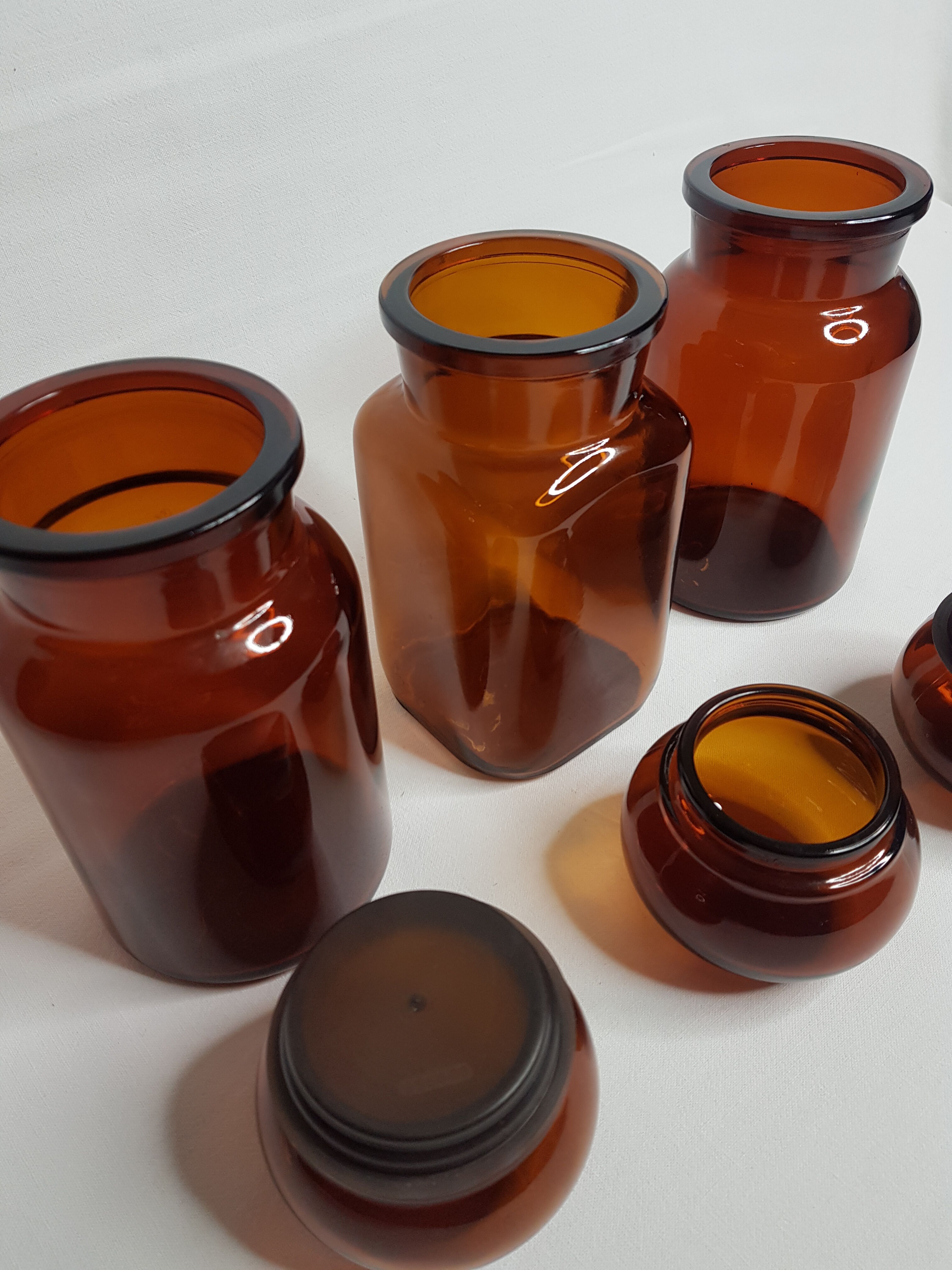 Ensemble de trois pots à café vintage en verre ambrés