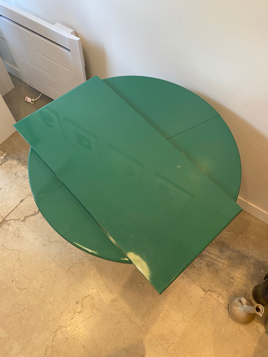 Lacquered round table