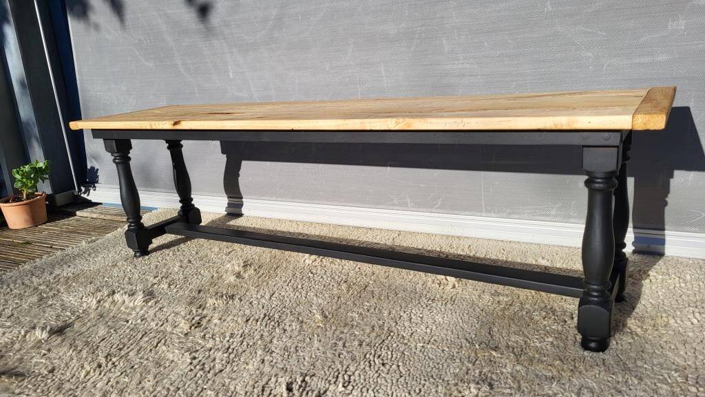 Two-tone coffee table bench, 19th century