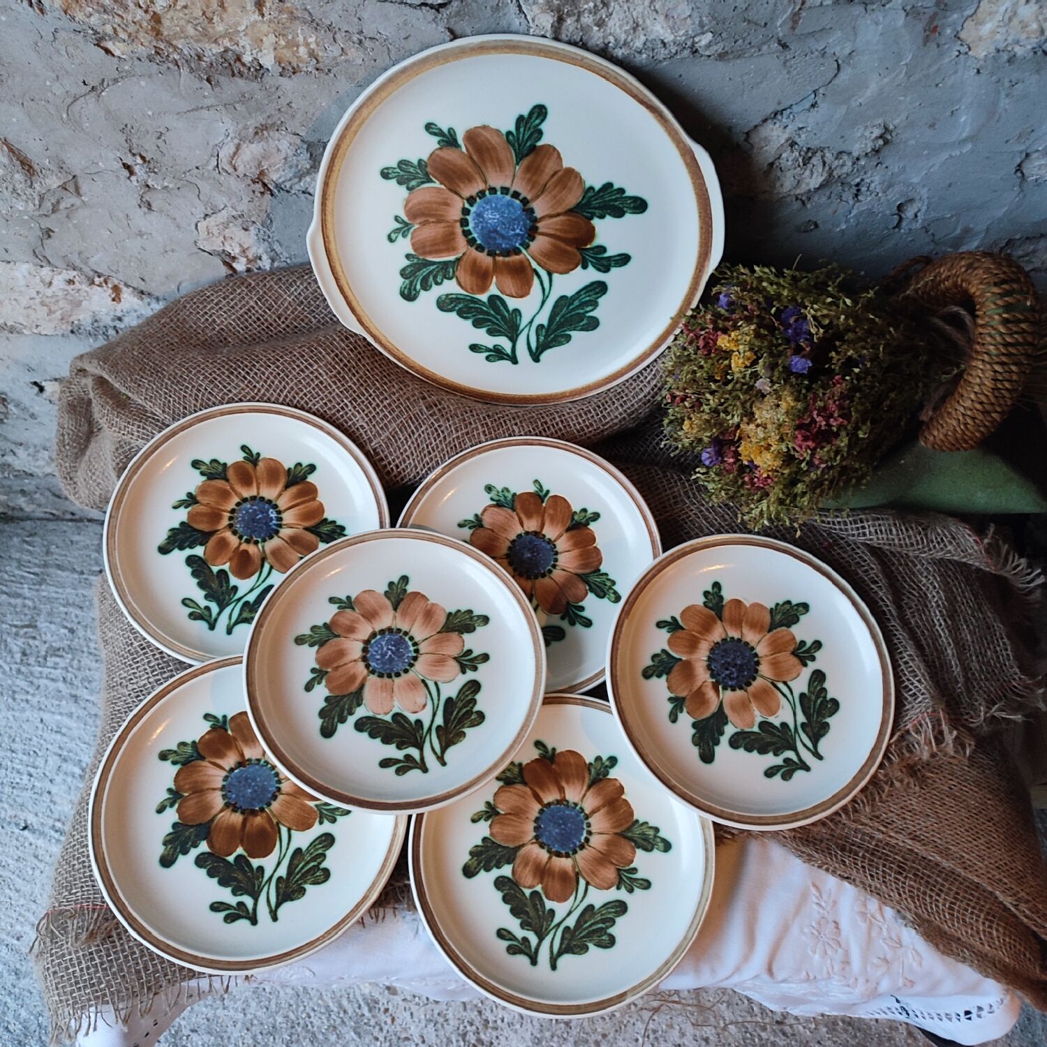 Set of 6 dessert plates and a large Gien platter, Bangui pattern