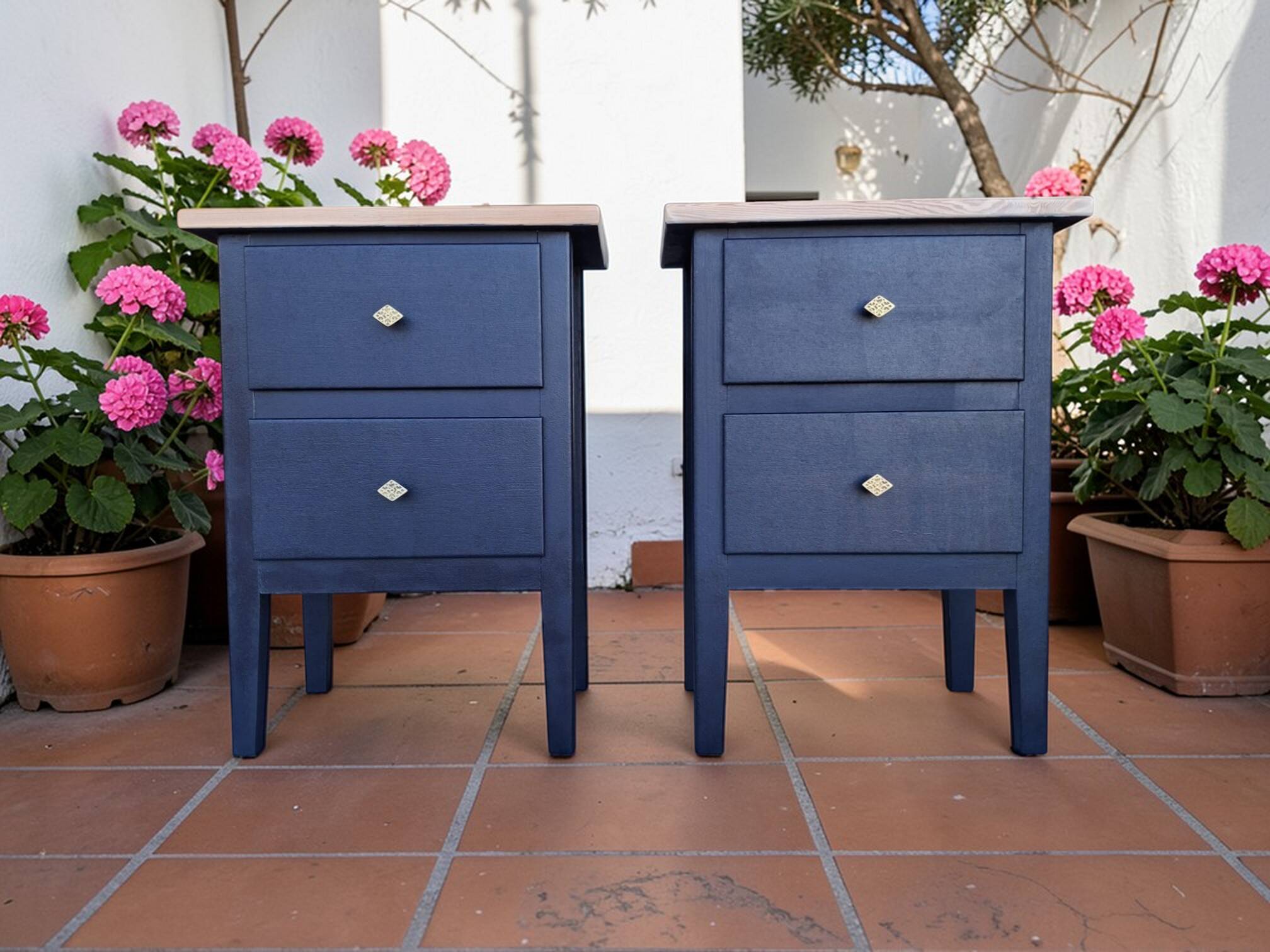 Tables de chevet MCM vintage – Bleu foncé, tiroirs et poignées laiton